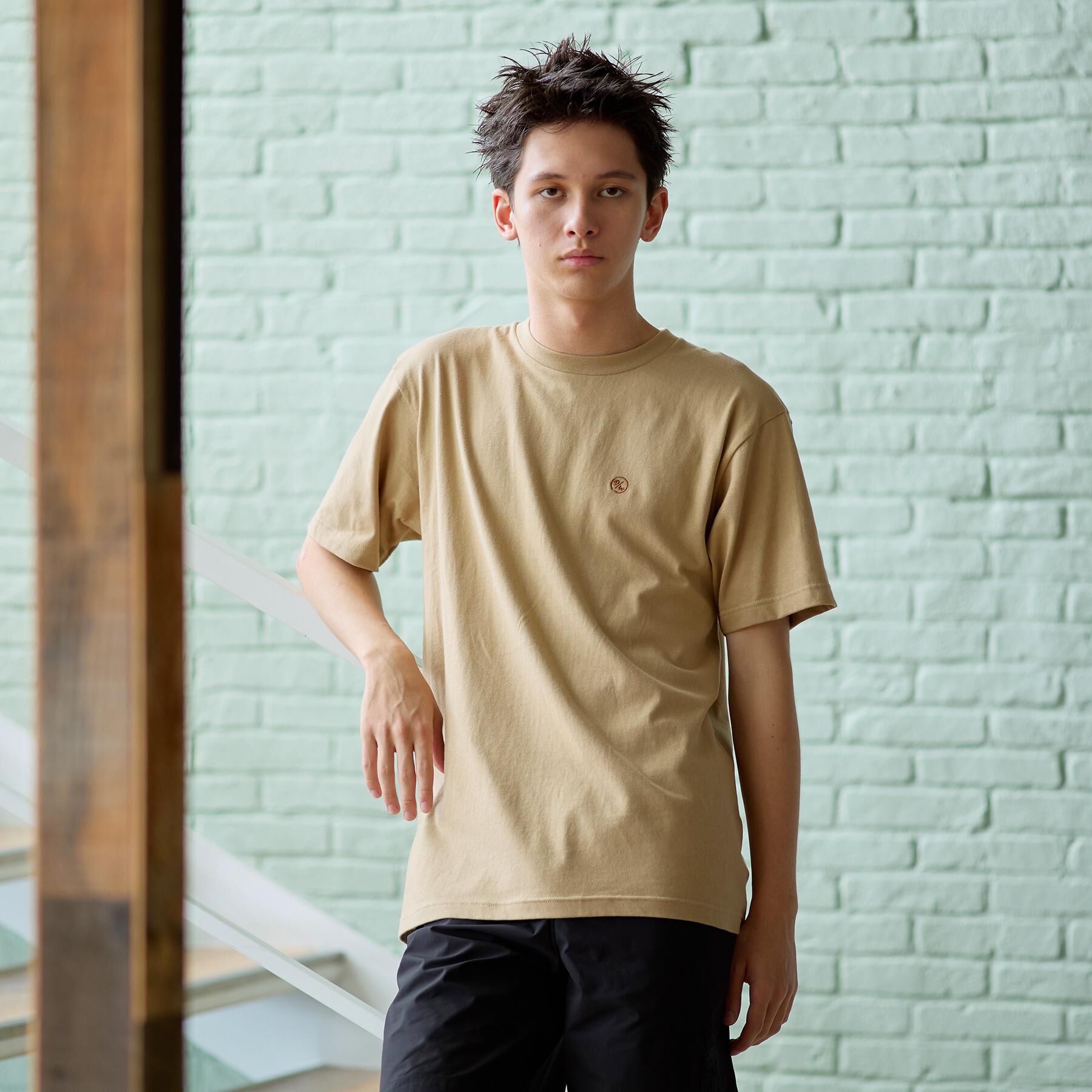 TAKEO KIKUCHI「【LIMITED】10colors ワンポイントロゴTシャツ」|Tシャツ・カットソー|ベージュ(052)