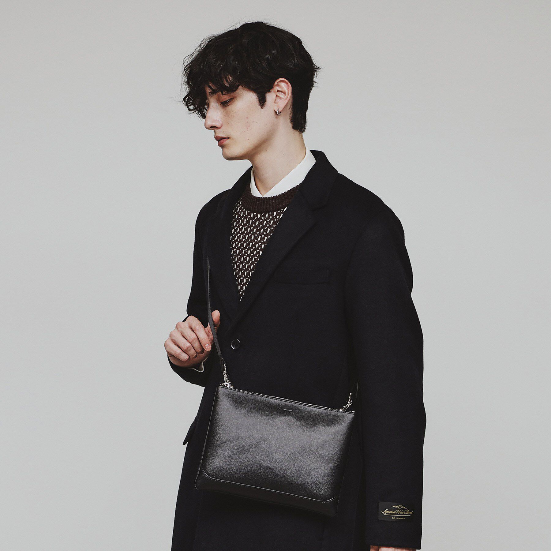 tk.TAKEO KIKUCHI「Refined Leather サコッシュ」|ショルダー・メッセンジャー|ブラック(119)
