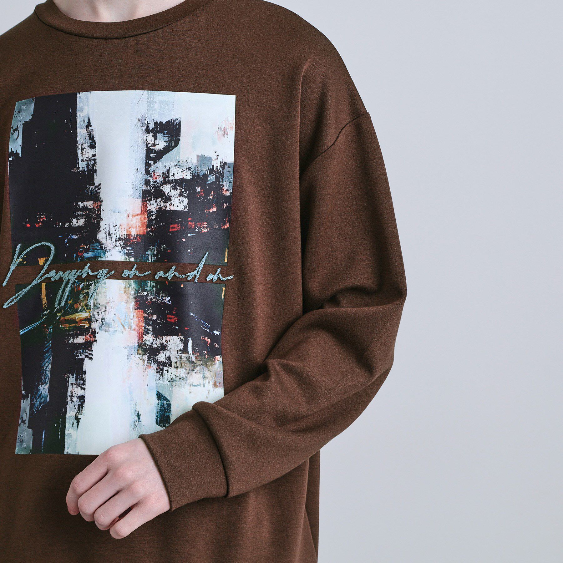 tk.TAKEO KIKUCHI「アーバングラフィックブラシ刺繍長袖Tシャツ」|Tシャツ・カットソー|