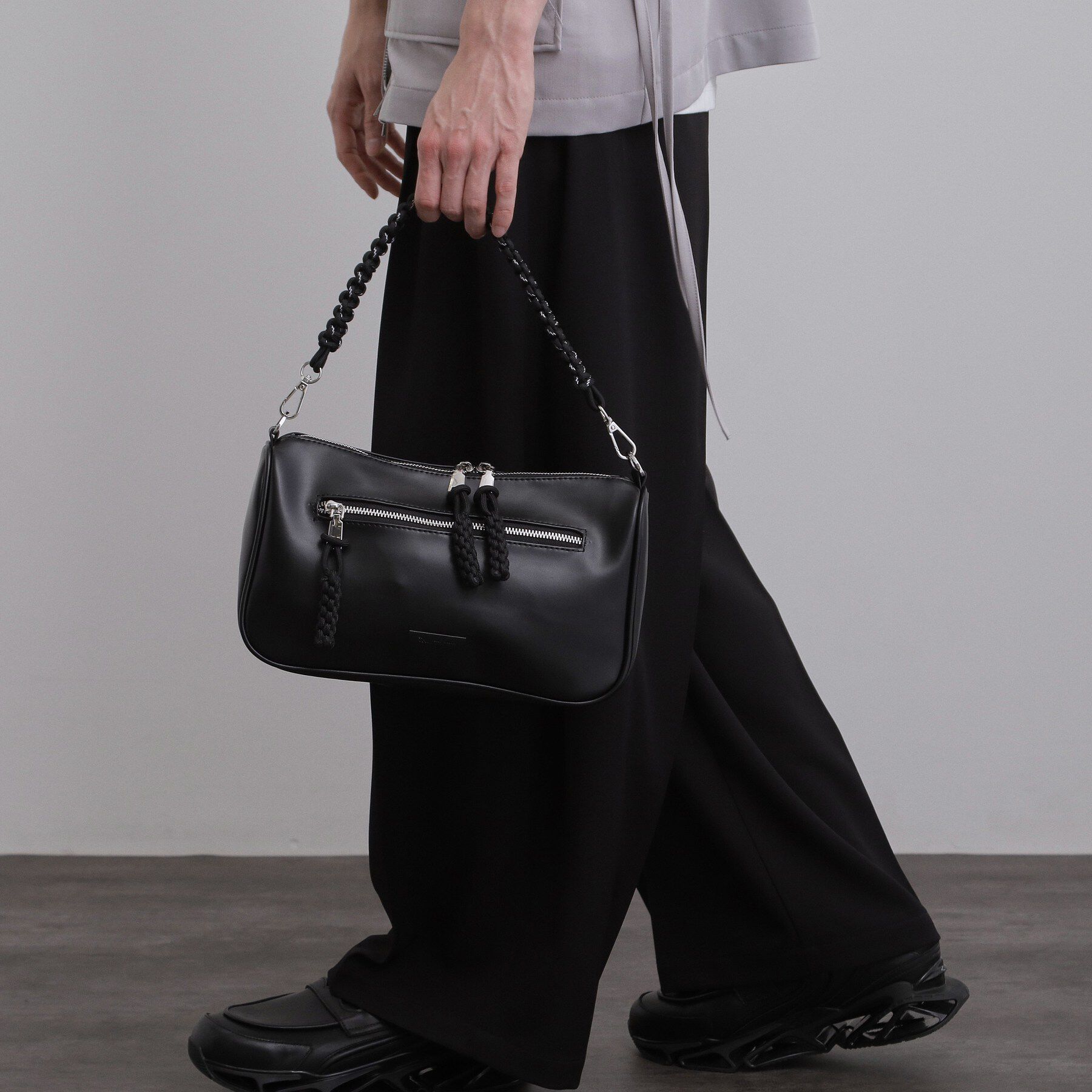 tk.TAKEO KIKUCHI「【２WAY】ブレイズショルダーバッグ」|ショルダー・メッセンジャー|ブラック(019)