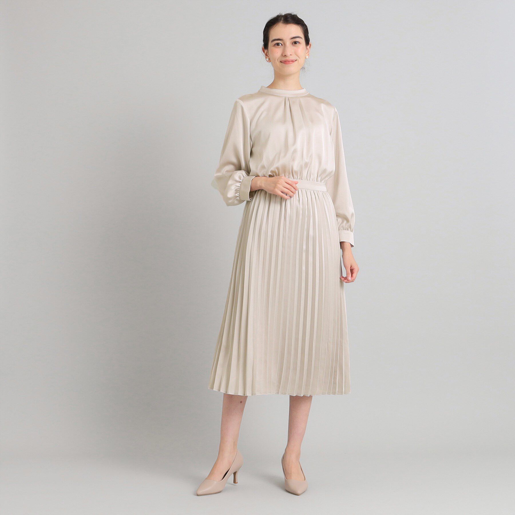 OPAQUE.CLIP「≪通勤・セレモニー対応≫ サテンプリーツワンピース【洗濯機洗い可】」|ワンピース|