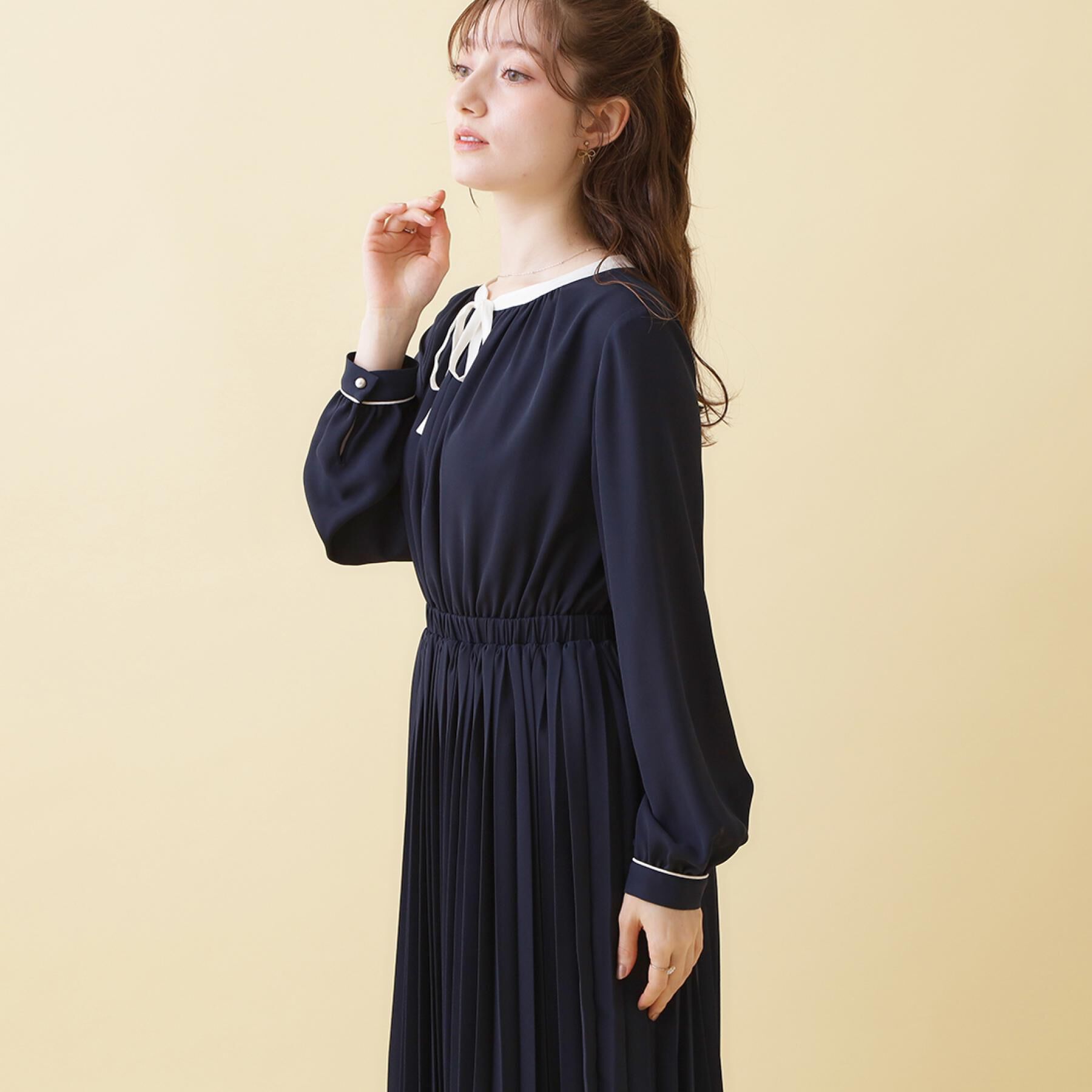 Couture broach「【ハレの日・通勤】配色シフォンプリーツ ワンピース」|ワンピース|