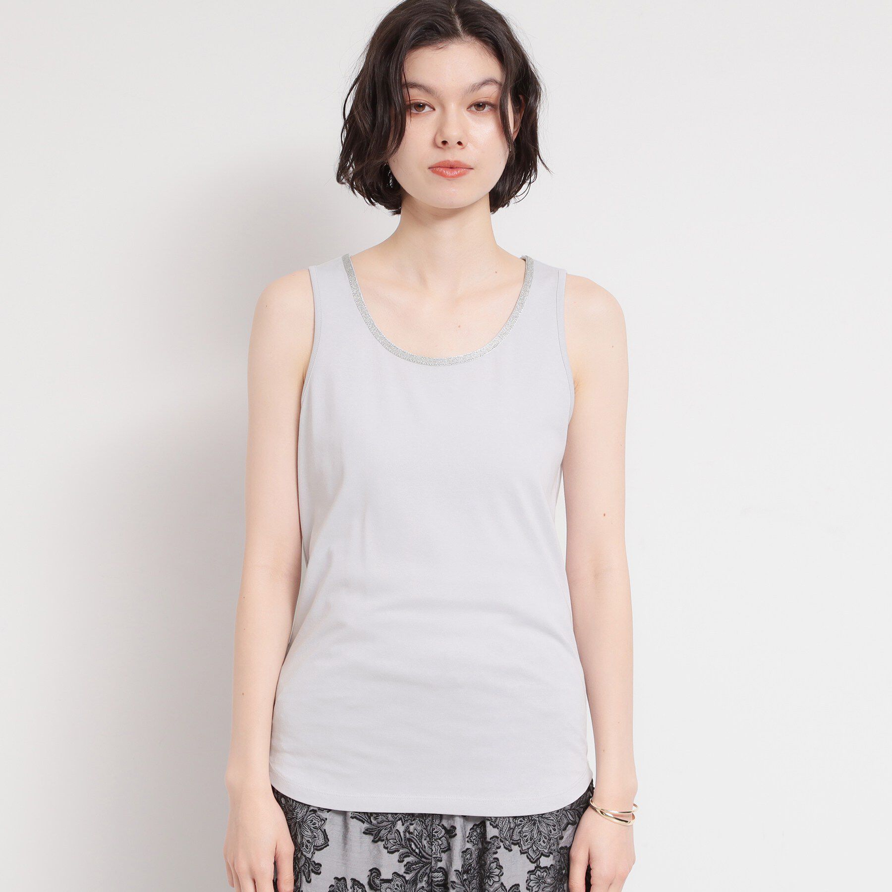 THE SHOP TK「【ひんやり/吸水速乾/UVカット】顔周りがぱっと華やぐ きらり艶めくタンクトップ」|キャミソール|