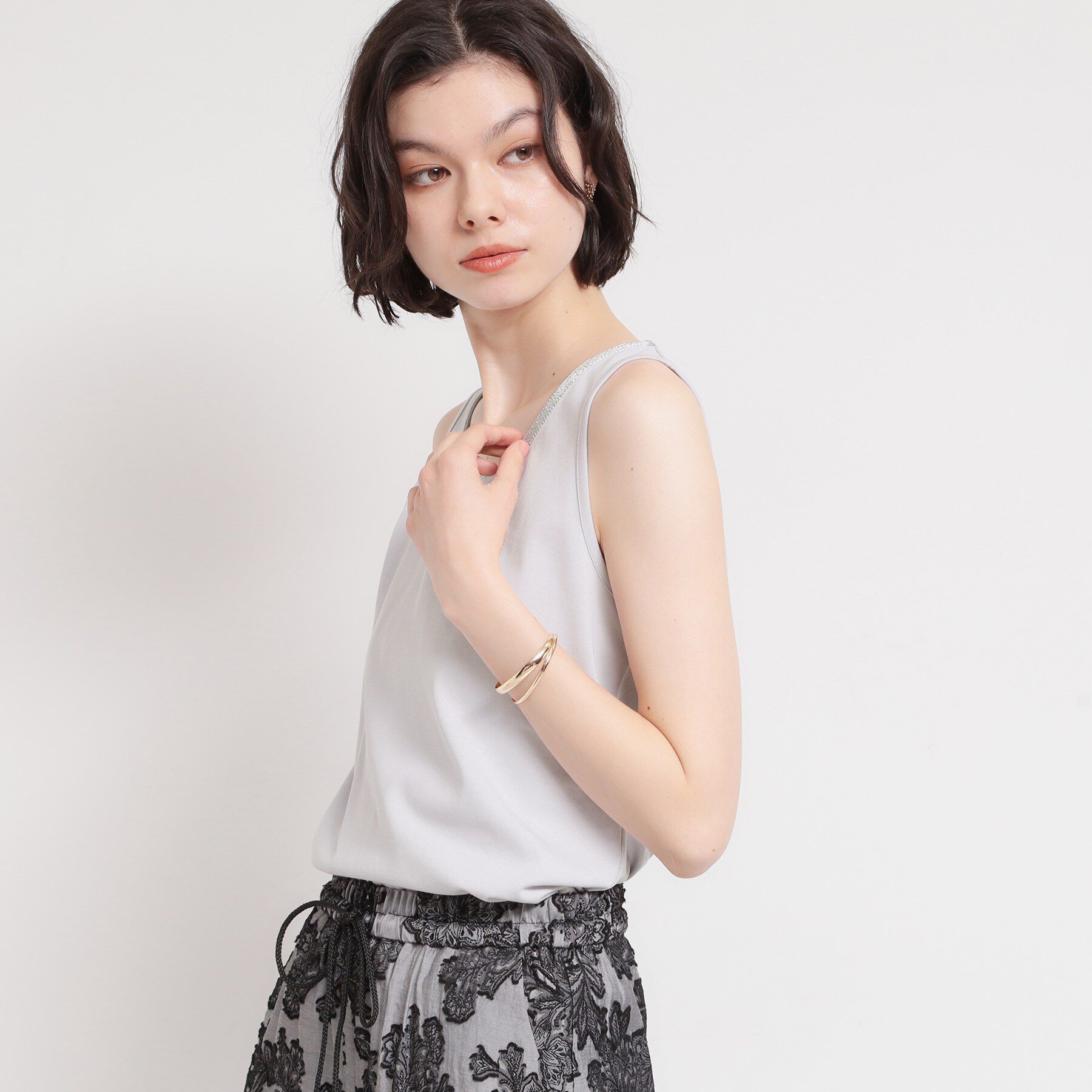 THE SHOP TK「【ひんやり/吸水速乾/UVカット】顔周りがぱっと華やぐ きらり艶めくタンクトップ」|キャミソール|