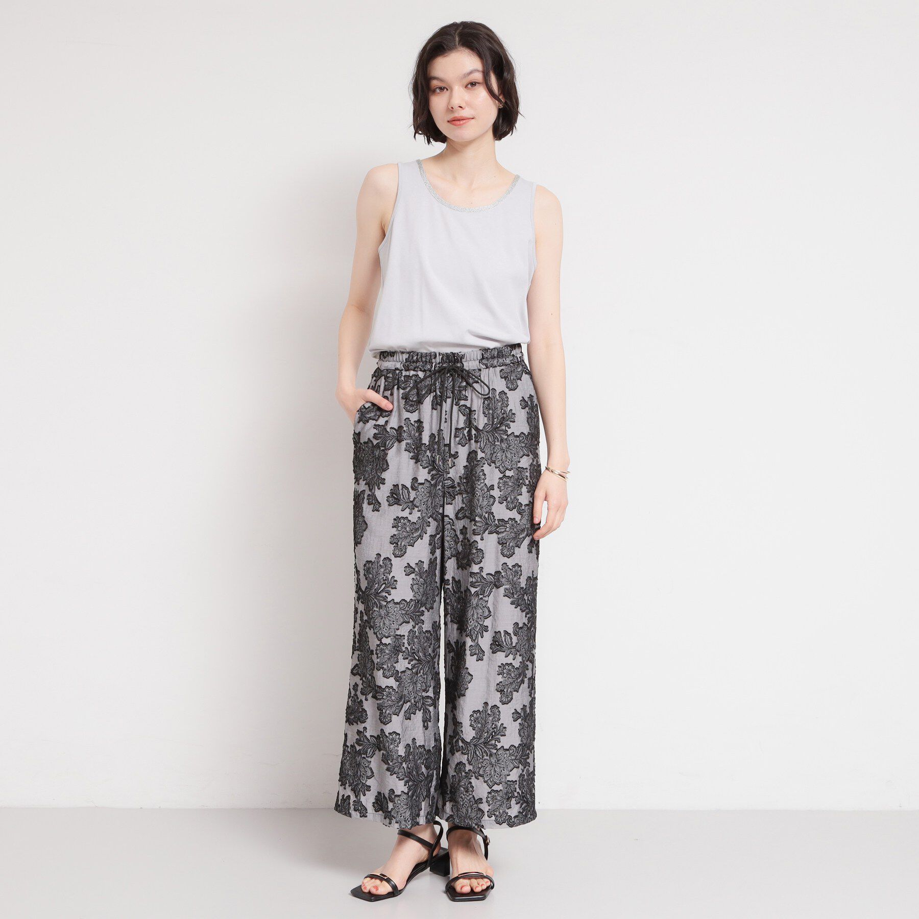 THE SHOP TK「【ひんやり/吸水速乾/UVカット】顔周りがぱっと華やぐ きらり艶めくタンクトップ」|キャミソール|