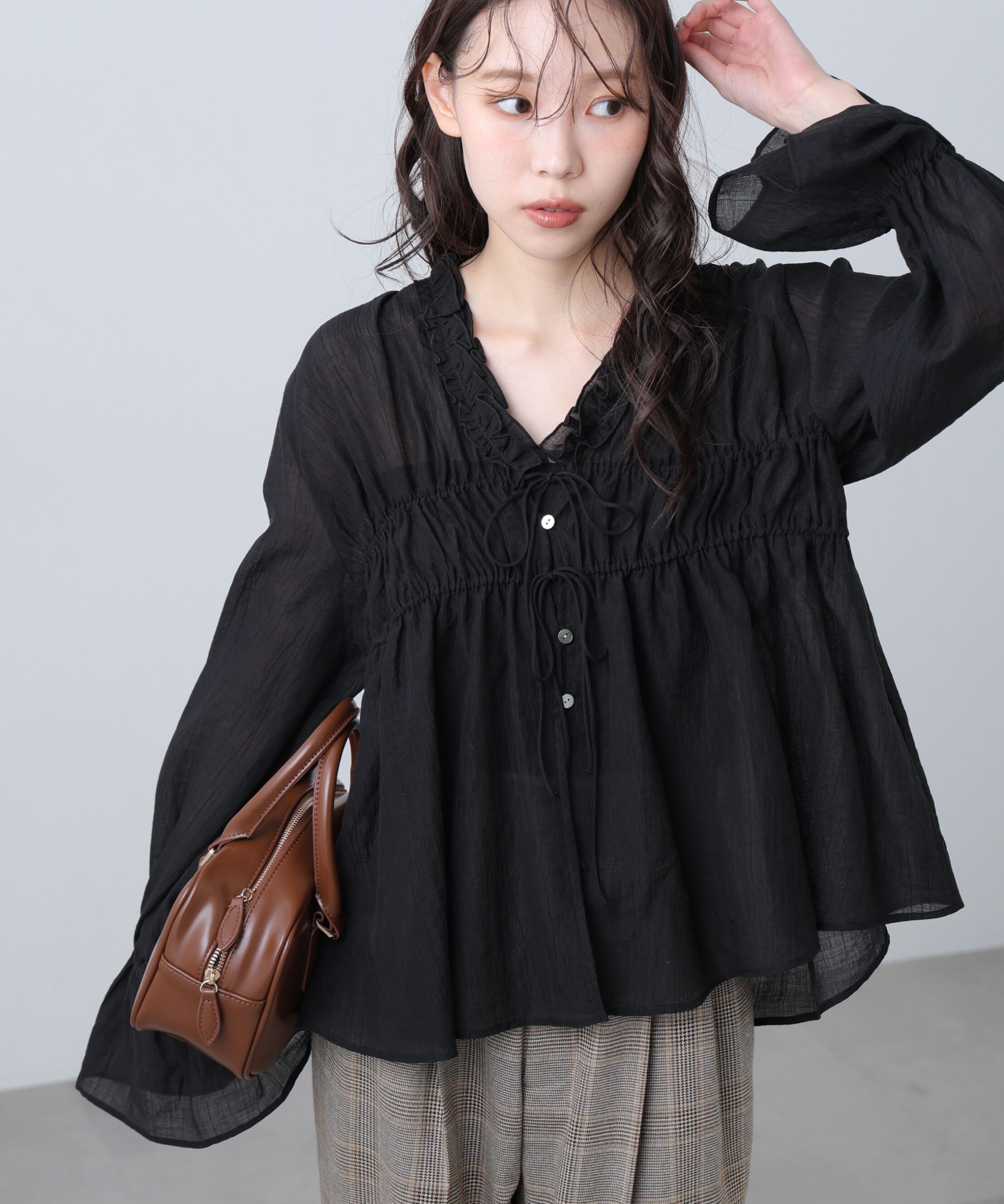  「シャーリングドロストブラウス」|シャツ・ブラウス|ブラック