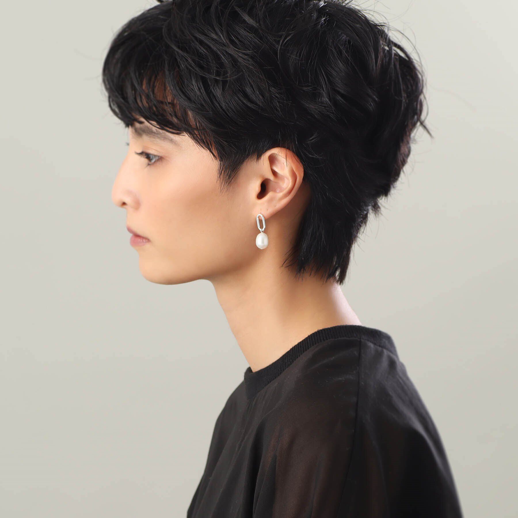 COCOSHNIK ONKITSCH「シルバー バロックパール チェーンリンク ショートピアス」|ピアス|