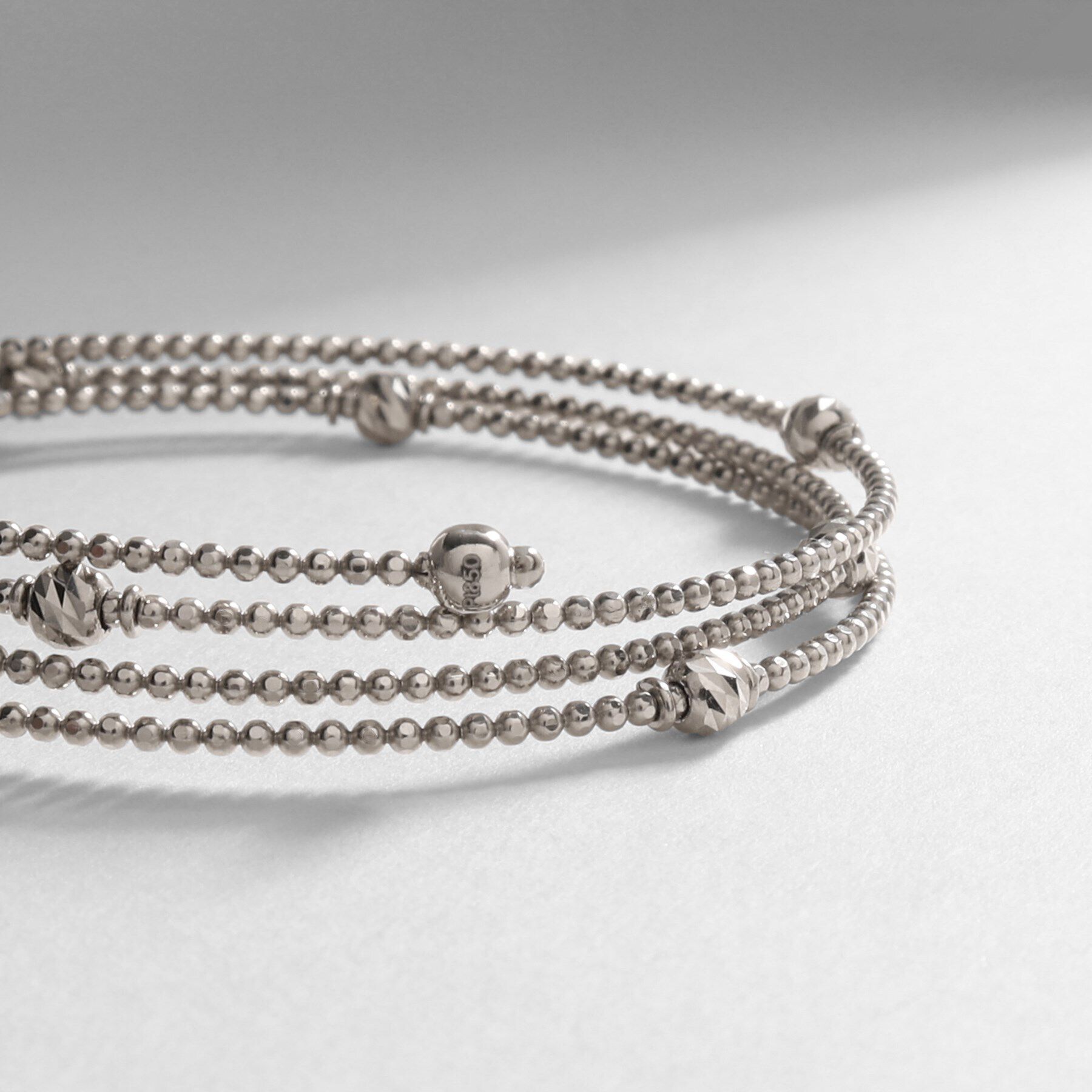 COCOSHNIK「プラチナ ハニー カットボール形状記憶 バングル」|ブレスレット・バングル|