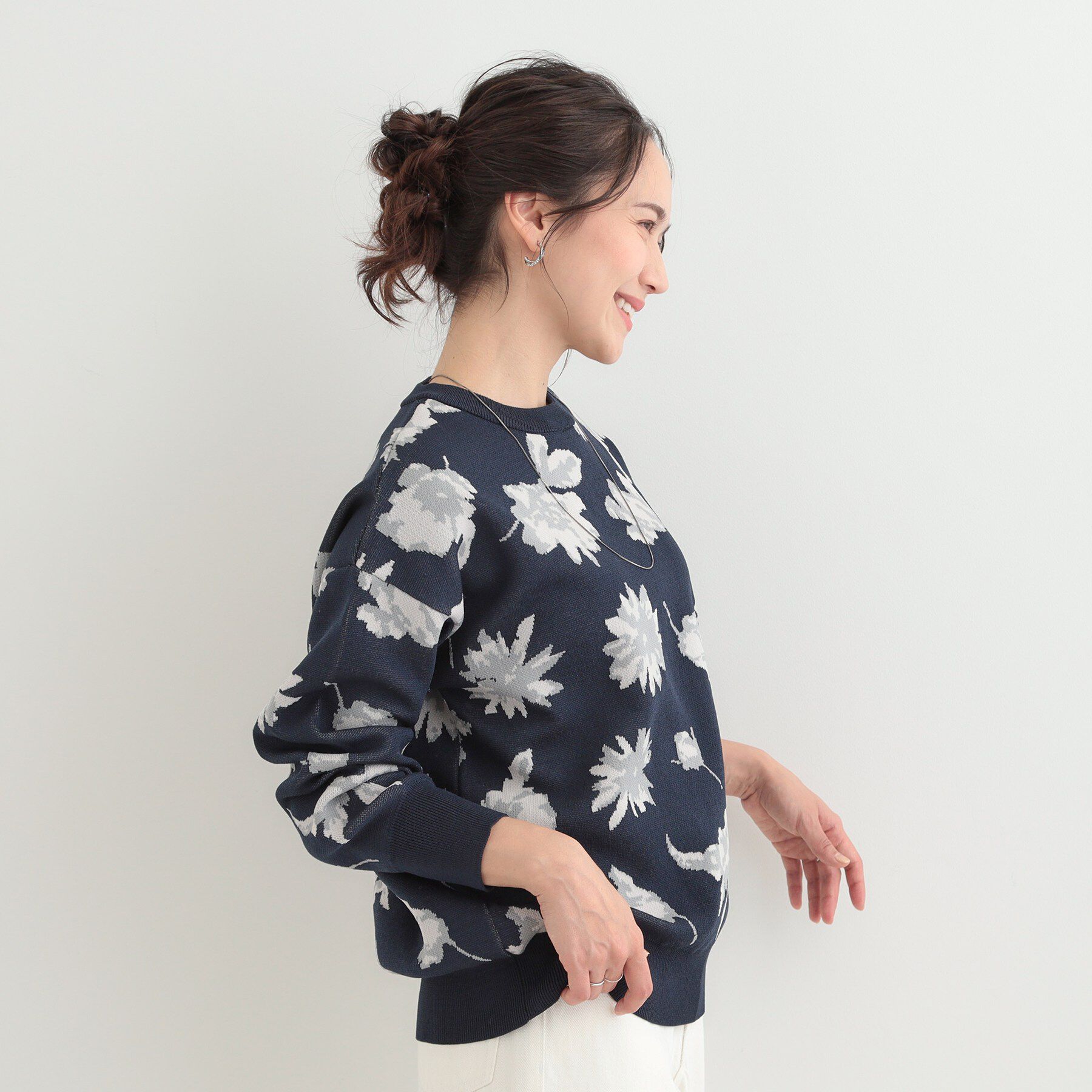 SHOO･LA･RUE「【洗濯機可/S-LL】ゆるシルエット 甘すぎない　大人の花柄もちもちニット」|ニット・セーター|