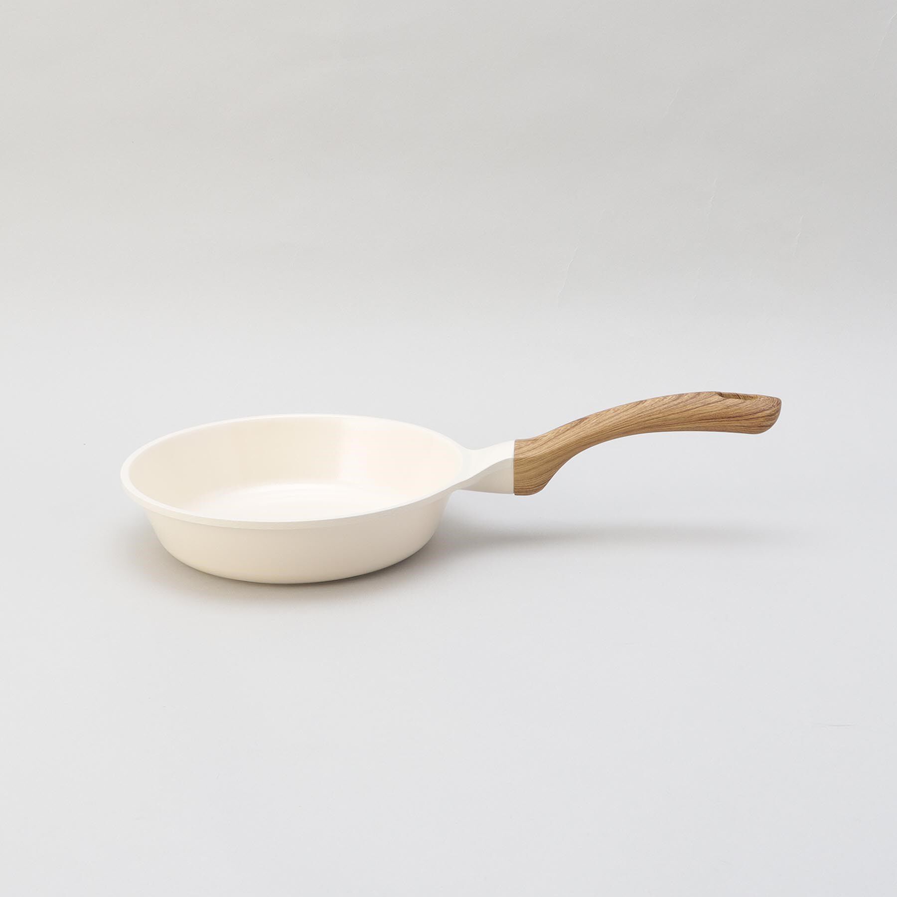 212 KITCHEN STORE「HANAKOセラミックフライパン 20cm」|食器・キッチングッズ|