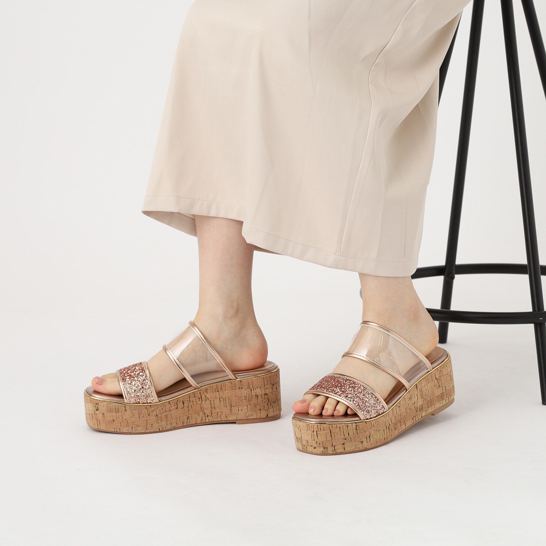 ESPERANZA「グリッター&times;クリアベルト 厚底コルクサンダル」|サンダル|