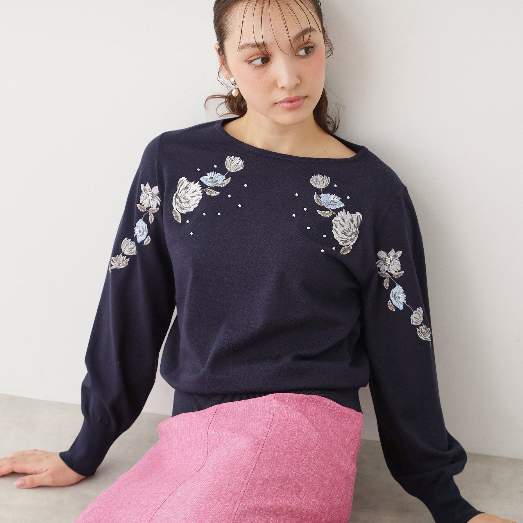 SunaUna「【SS～Lサイズ展開／フラワー刺繍】クラフトプルオーバー」|ニット・セーター|ネイビー(094)