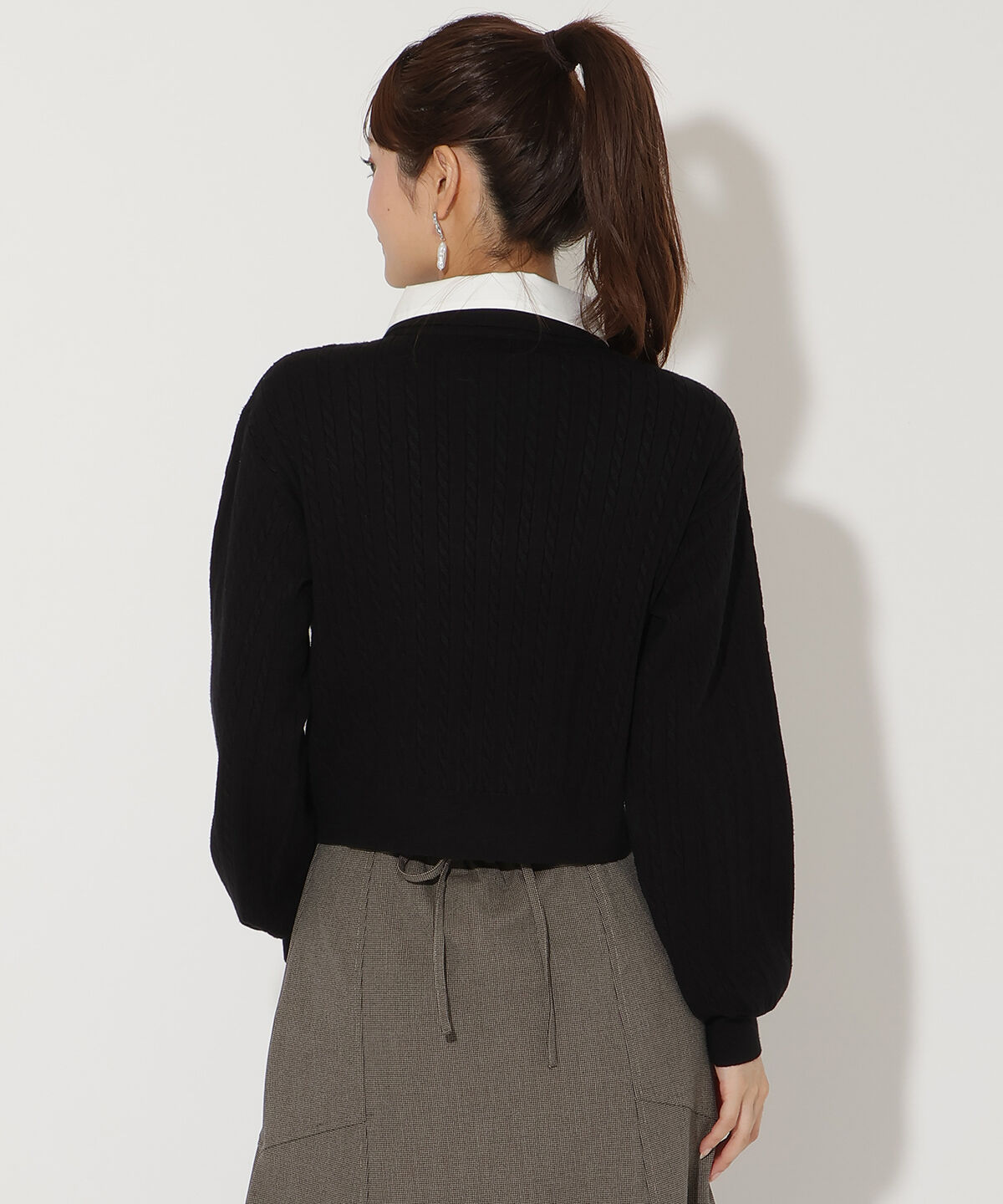 アンドクチュール「シャツ襟ケーブルニット」|ニット・セーター|