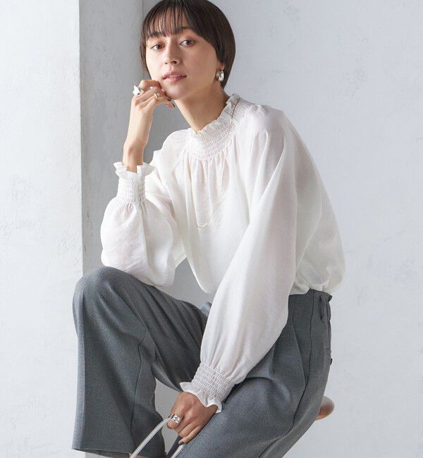 SHIPS for women「〈洗濯機可能〉シャーリング ネック 長袖 ブラウス」|シャツ・ブラウス|オフホワイト