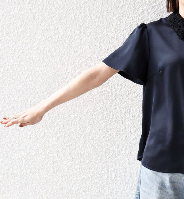 SHIPS any「《予約》SHIPS any:〈洗濯機可能〉サテン レースカラー ショートスリーブ ブラウス」|シャツ・ブラウス|