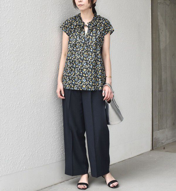 SHIPS Colors 「《予約》SHIPS Colors:〈手洗い可能〉フルーツ プリント フリルネック ブラウス◆」|シャツ・ブラウス|