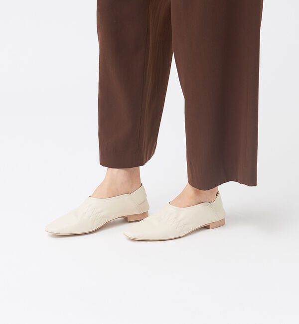 AU BANNISTER「シャーリングフラットパンプス」|その他|