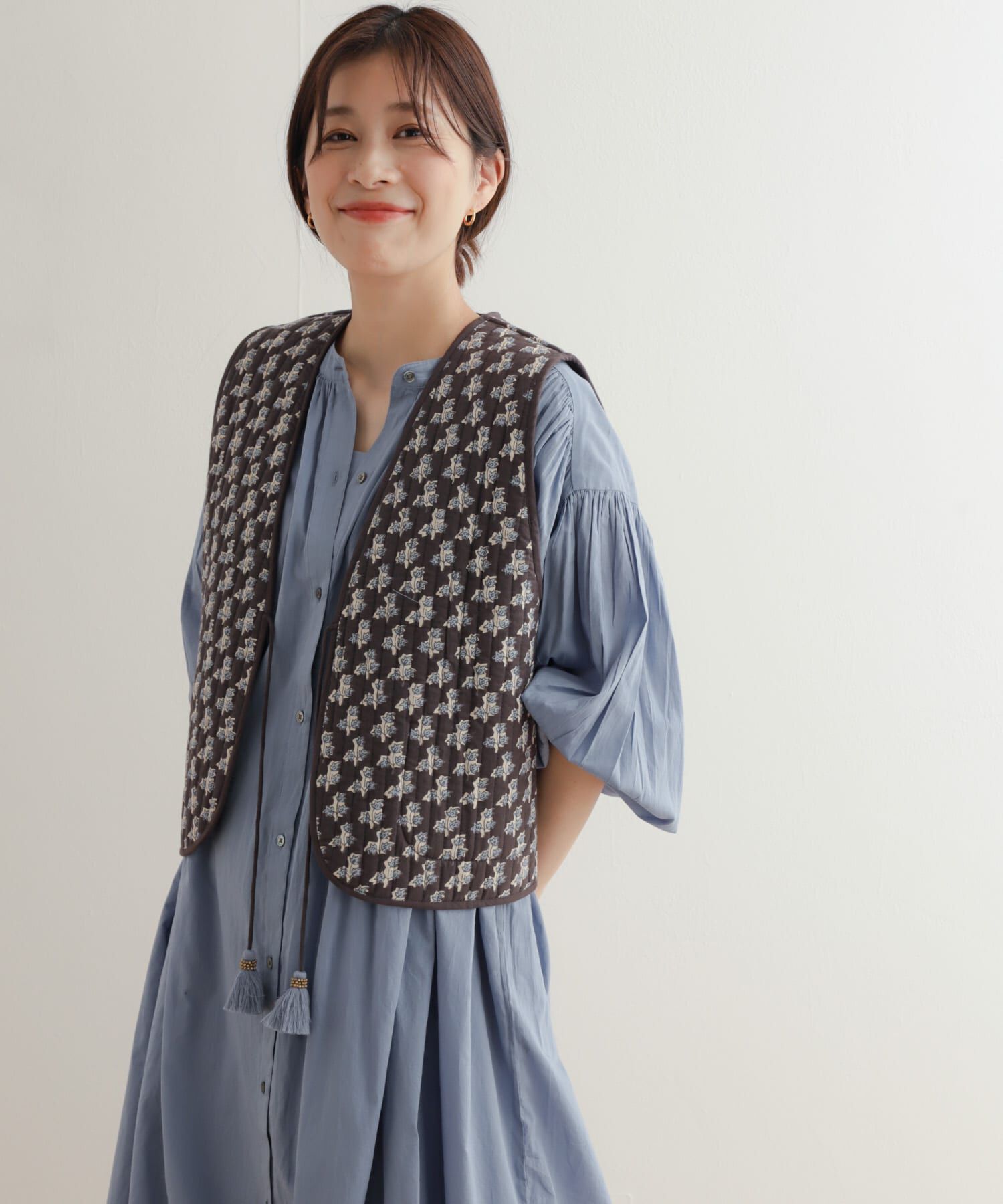 URBAN RESEARCH DOORS「コットンリバーシブルキルティングベスト」|ダウンベスト・ベスト|チャコールグレー