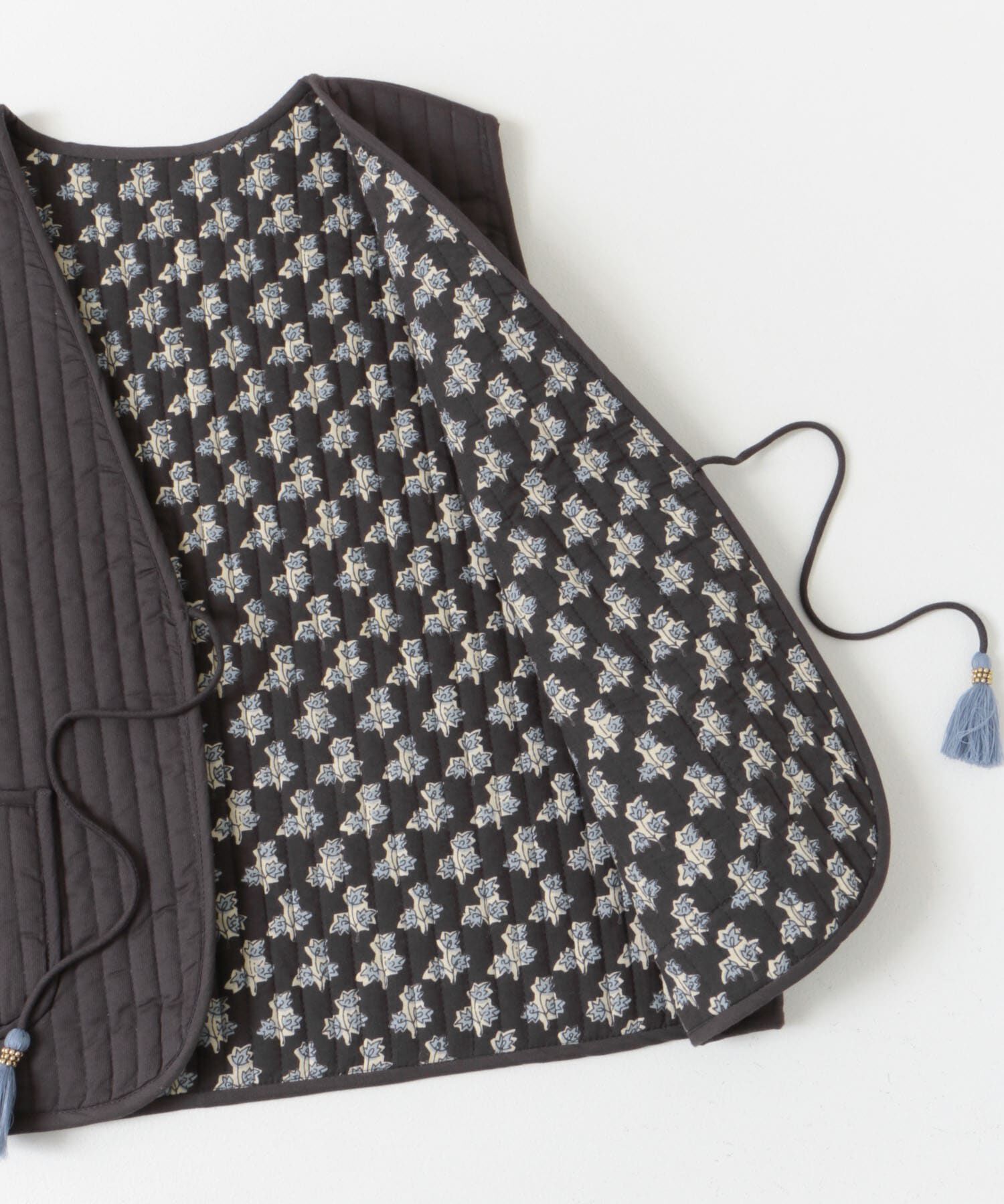 URBAN RESEARCH DOORS「コットンリバーシブルキルティングベスト」|ダウンベスト・ベスト|