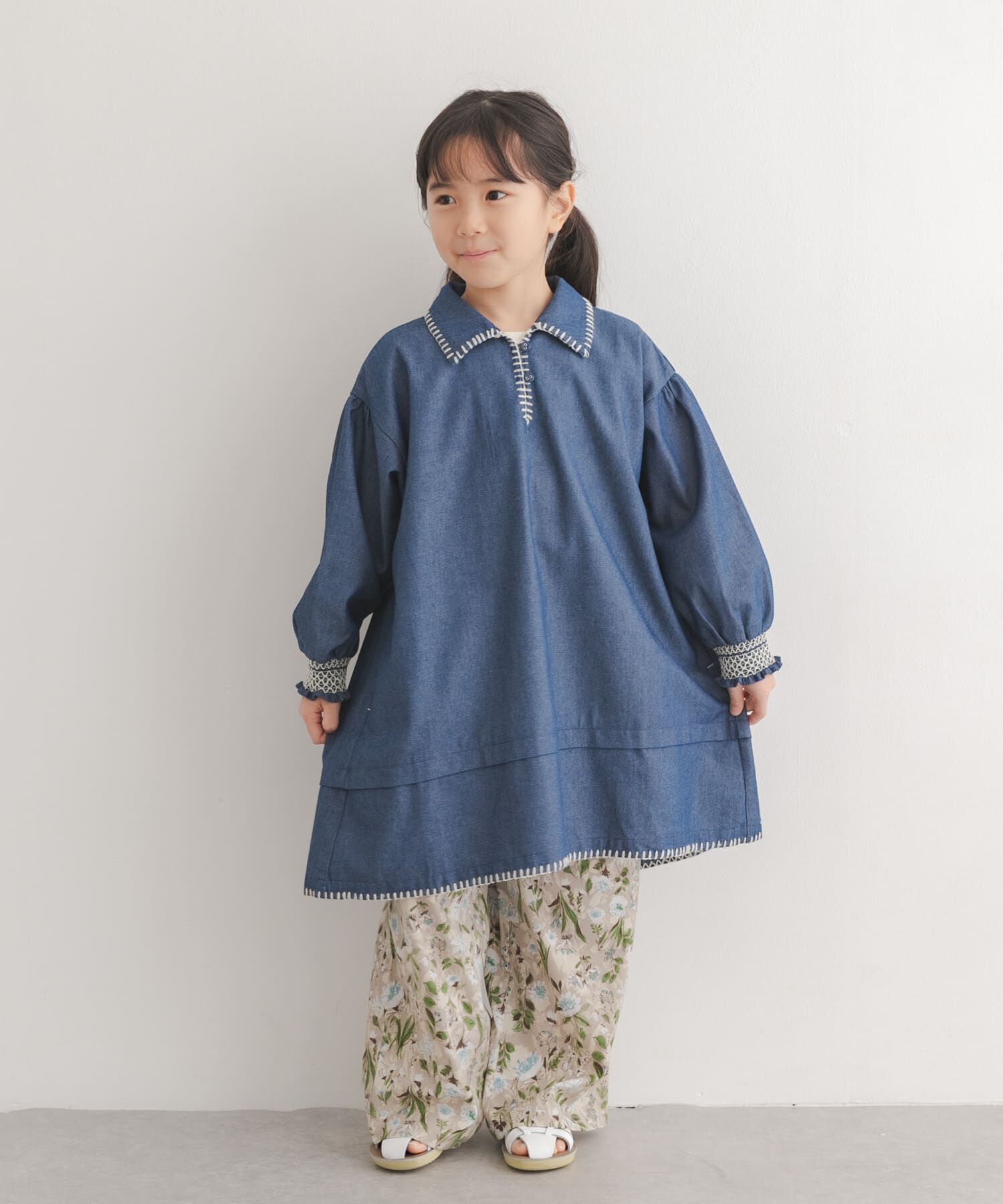 URBAN RESEARCH DOORS「『150サイズあり』デニム刺繍ワンピース(KIDS)」|ワンピース|
