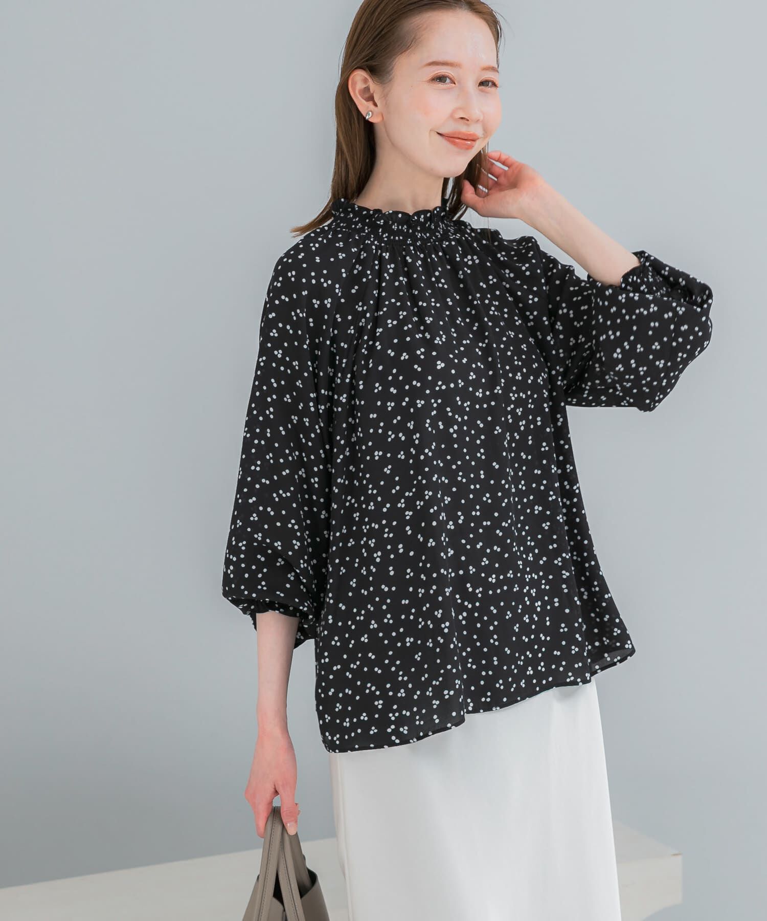 URBAN RESEARCH ROSSO「『WEB/一部店舗限定』ウォッシャブルランダムドットブラウス」|シャツ・ブラウス|