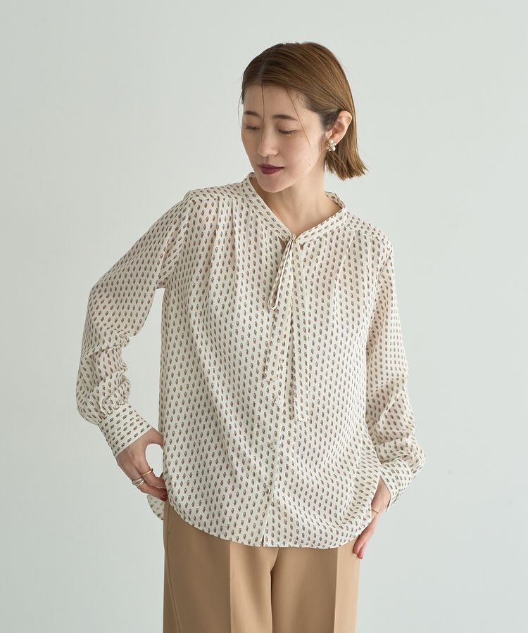 YECCA VECCA「ジオメ柄ボウタイブラウス」|シャツ・ブラウス|Ivory