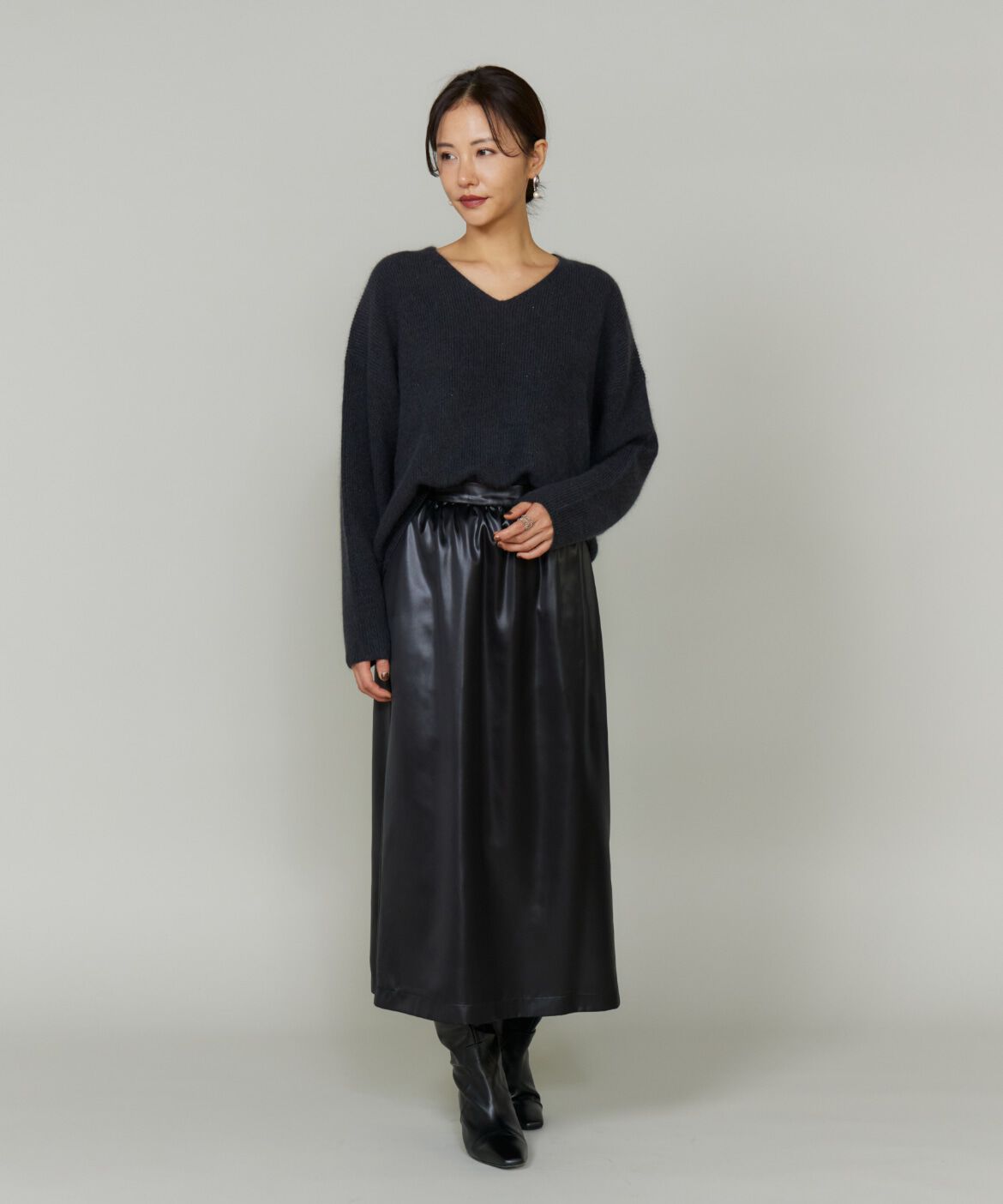 Le Souk「《大きいサイズ》スパンコールVネックニットプルオーバー」|ニット・セーター|