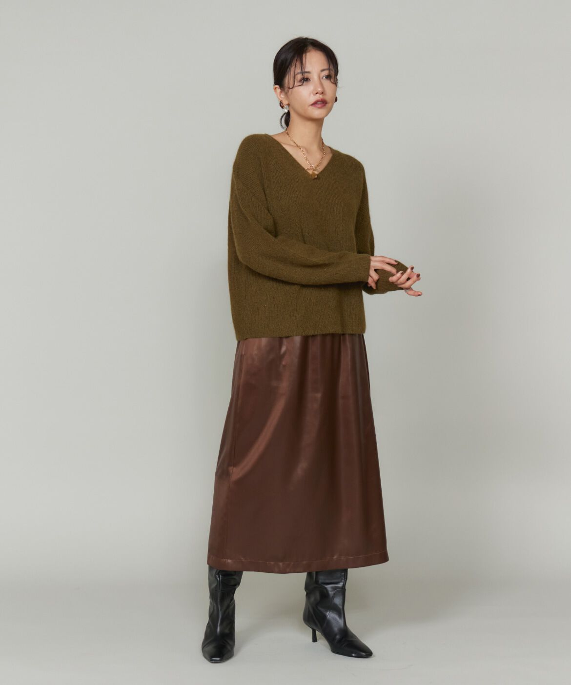 Le Souk「《大きいサイズ》スパンコールVネックニットプルオーバー」|ニット・セーター|