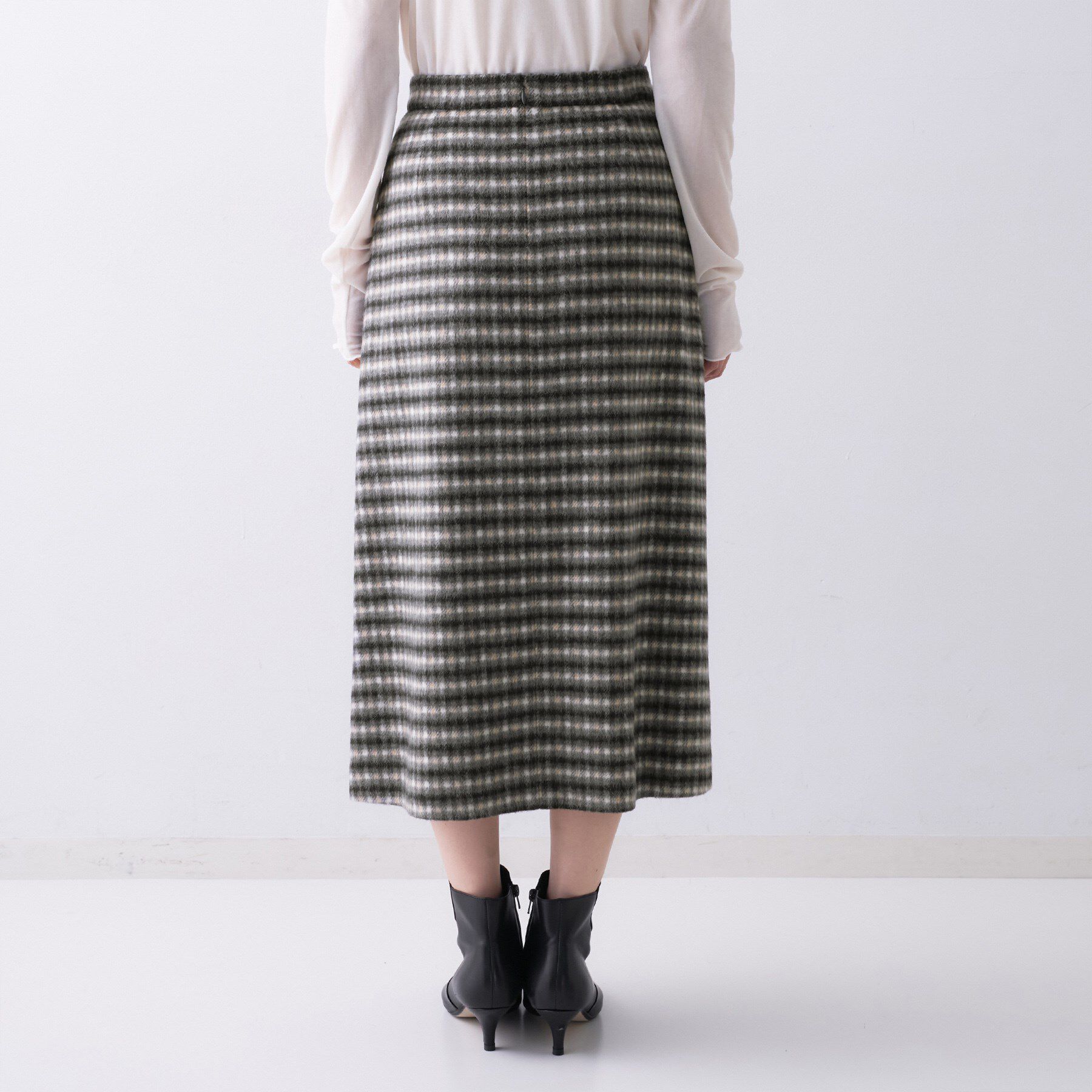 UNTITLED「【ふんわり/タイト見え】シャギーチェックスカート」|スカート|