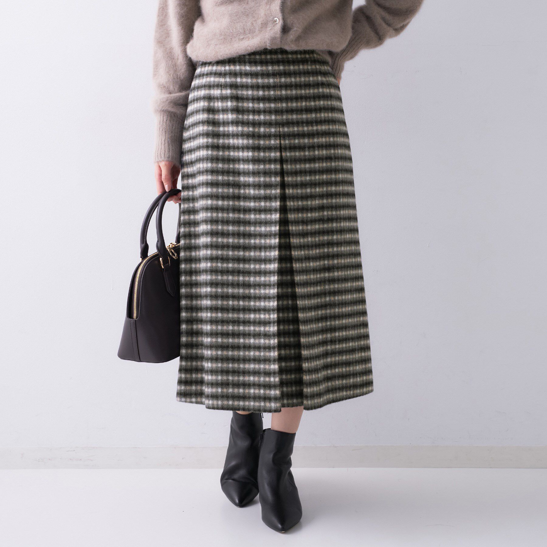 UNTITLED「【ふんわり/タイト見え】シャギーチェックスカート」|スカート|ブラウン(244)