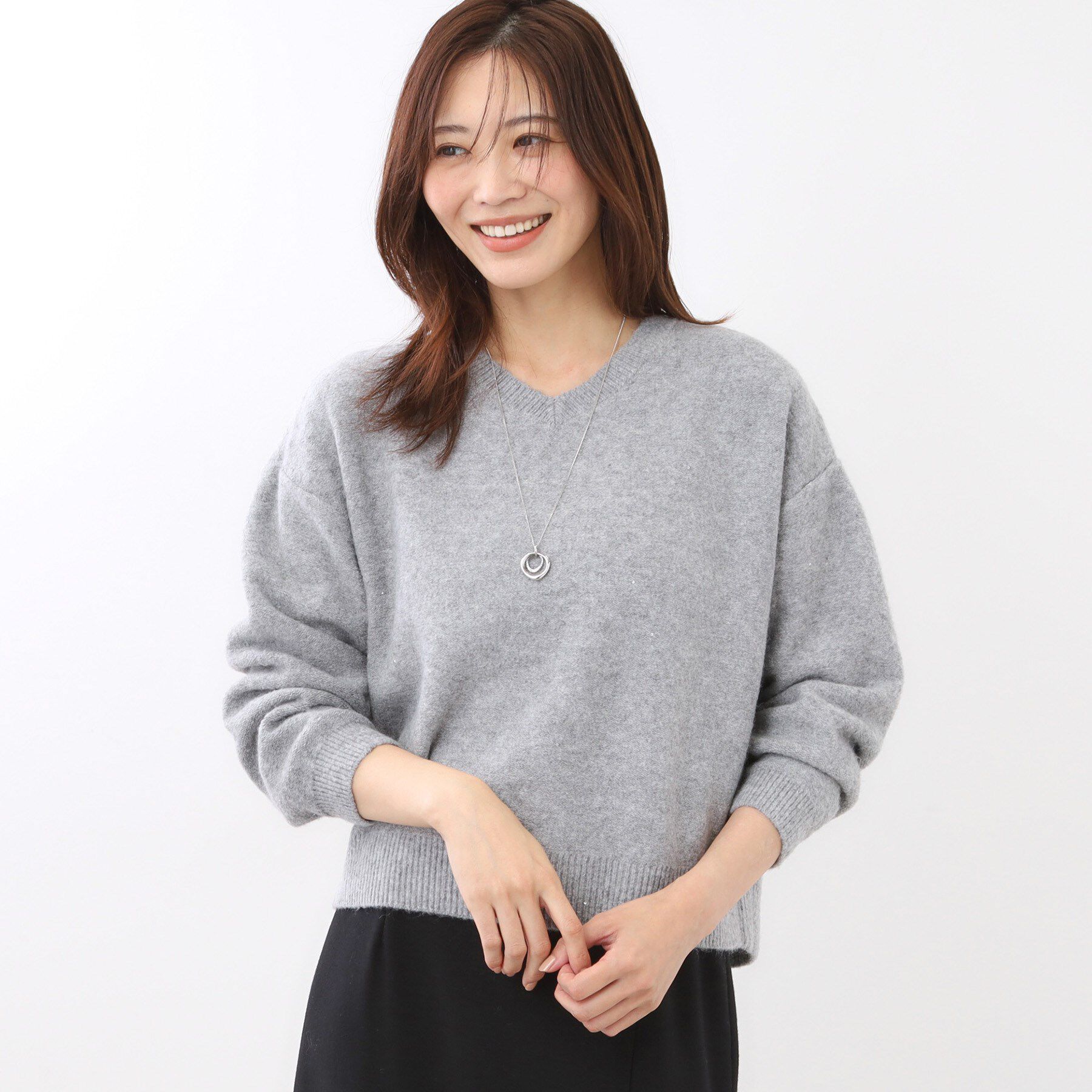 Reflect「【選べる5色／ゆったりシルエット】Vネックスパンコールニット」|ニット・セーター|