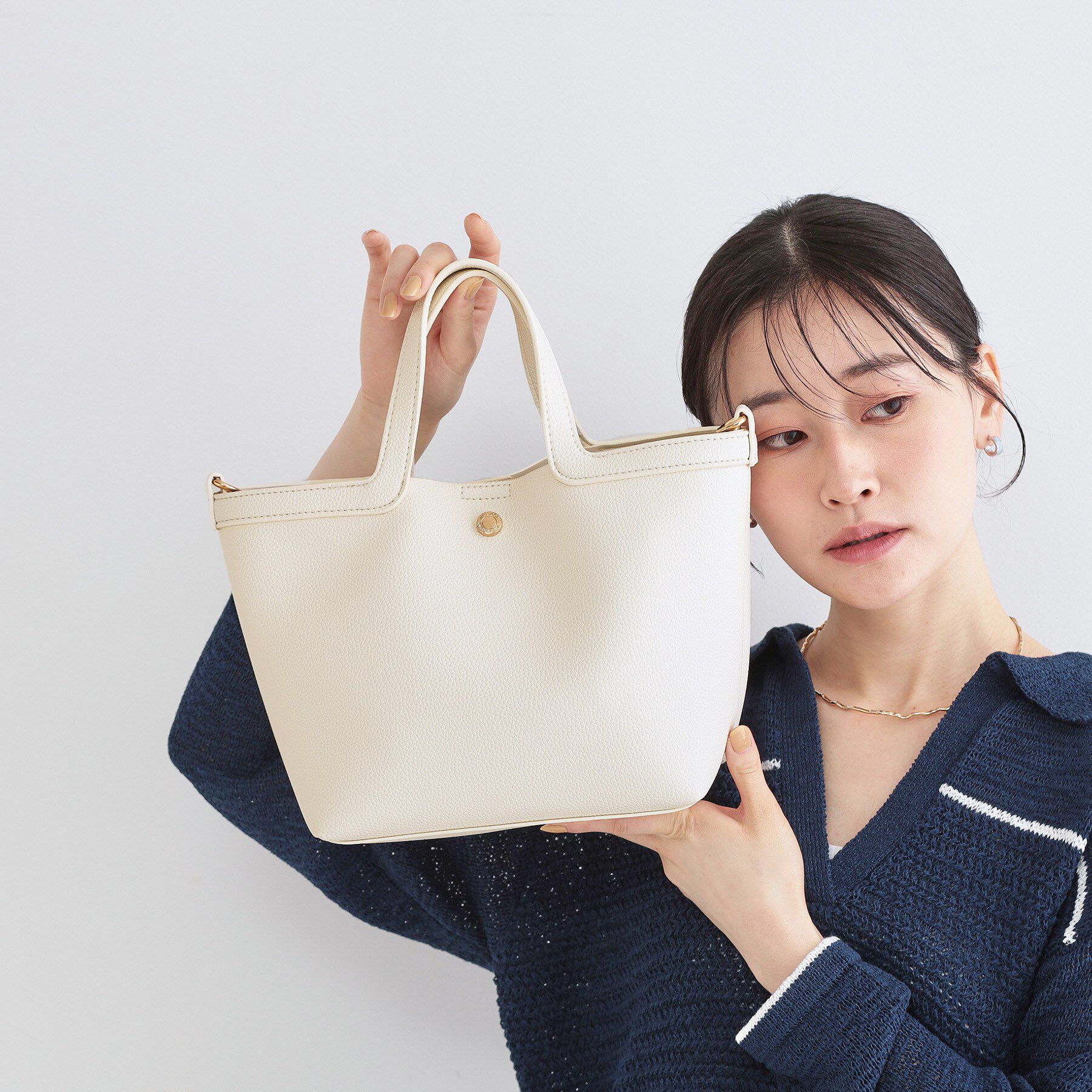 OPAQUE.CLIP「2WAY巾着付シュリンクミドルトート」|ショルダー・メッセンジャー|オフホワイト(003