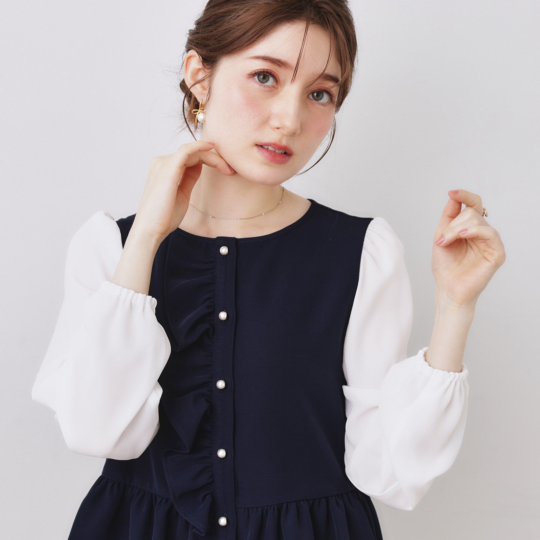 Couture broach「【ハレの日・通勤】フリルドッキング ペプラムブラウス」|シャツ・ブラウス|