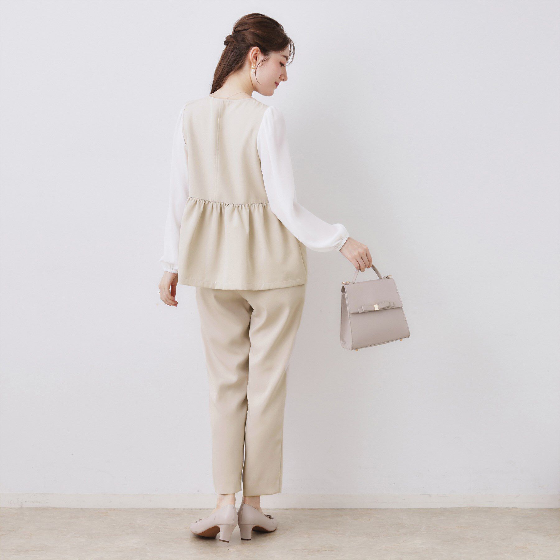 Couture broach「【ハレの日・通勤】フリルドッキング ペプラムブラウス」|シャツ・ブラウス|