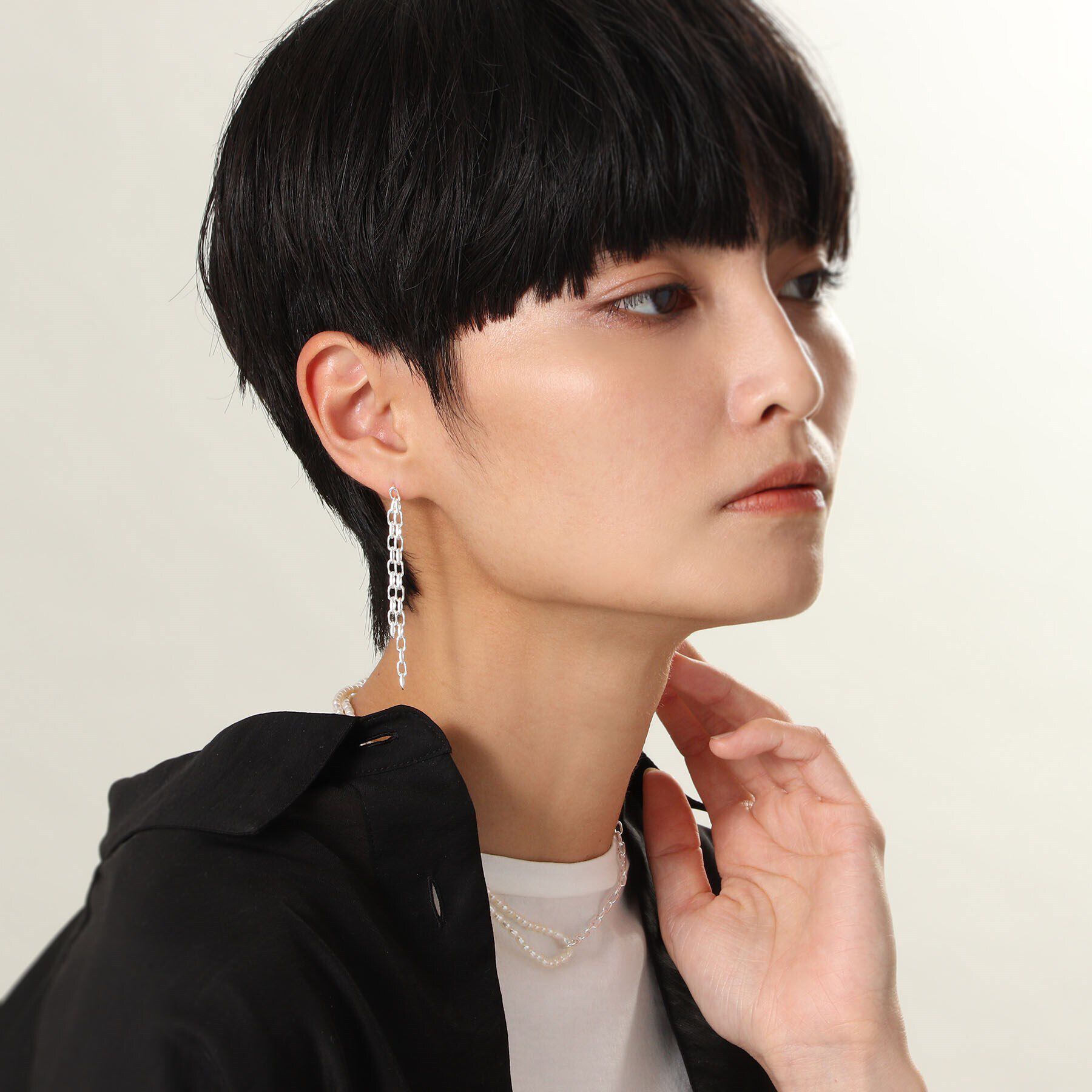 COCOSHNIK ONKITSCH「シルバー ニュアンスチェーン ダブルストレートピアス」|ピアス|