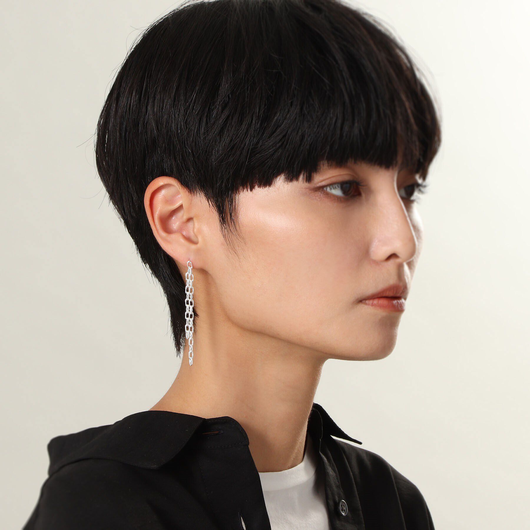 COCOSHNIK ONKITSCH「シルバー ニュアンスチェーン ダブルストレートピアス」|ピアス|
