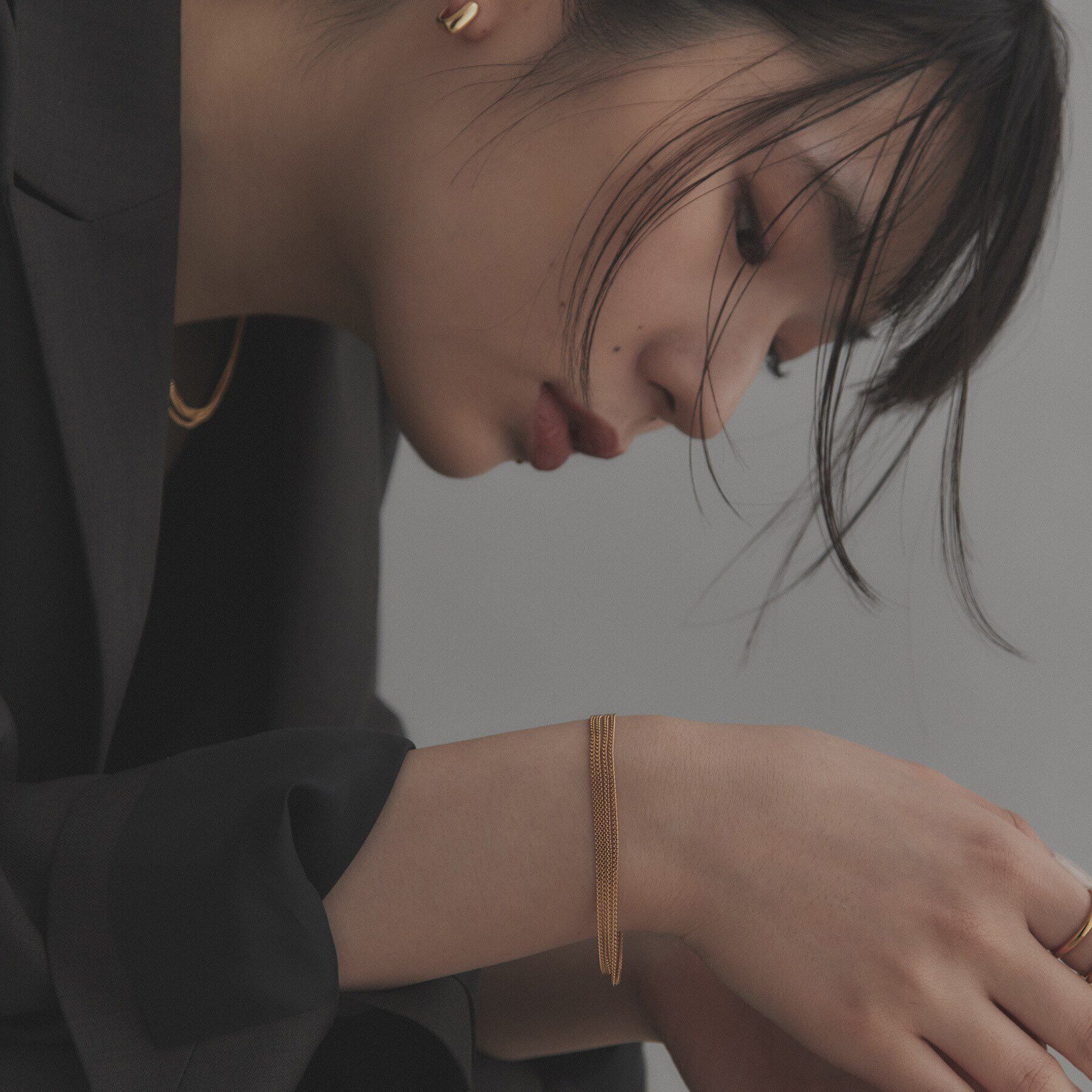 COCOSHNIK ONKITSCH「シルバー カーブチェーン レイヤード ブレスレット GP」|ブレスレット・バングル|