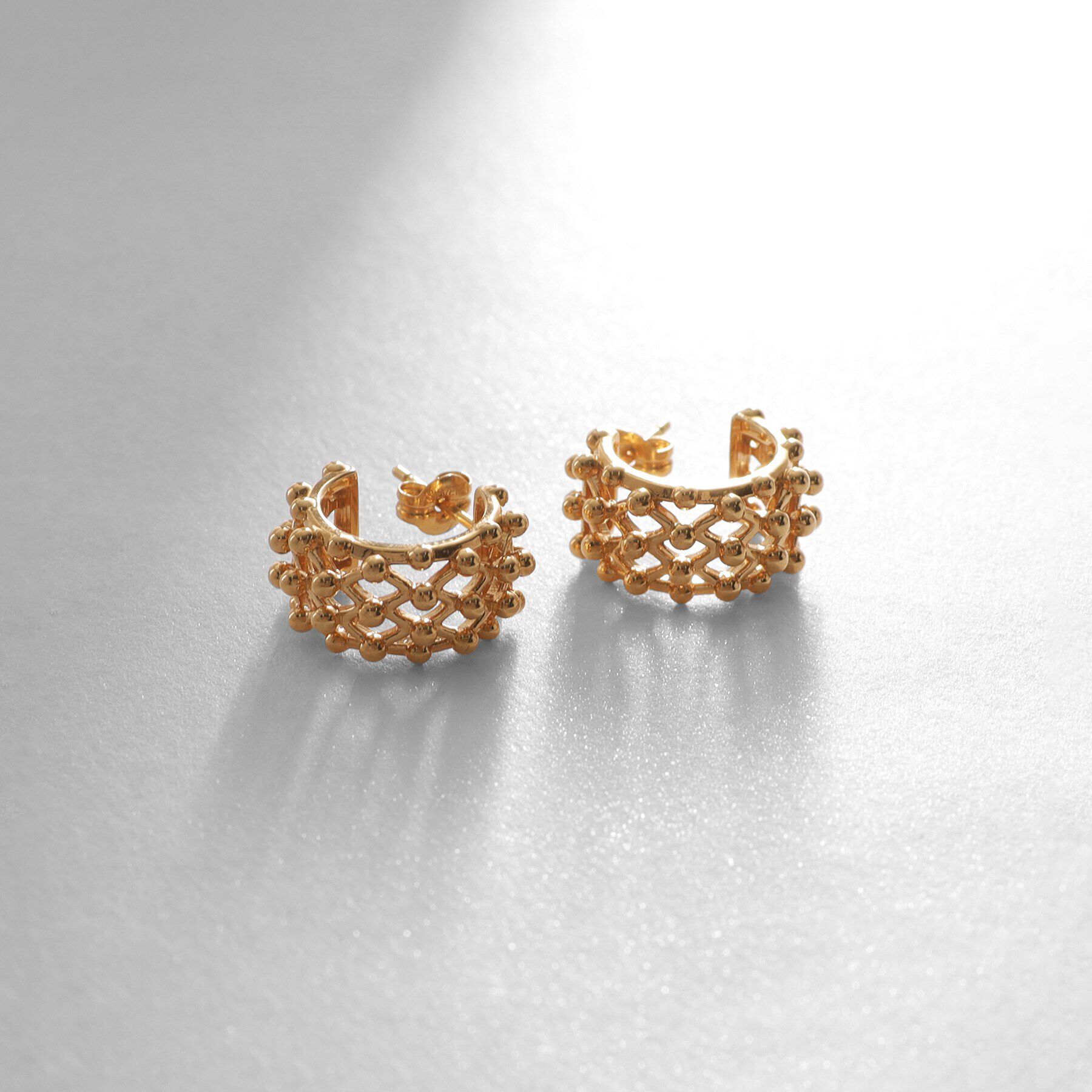 COCOSHNIK ONKITSCH「シルバー スモールフープ ボールメッシュ ピアス GP」|ピアス|