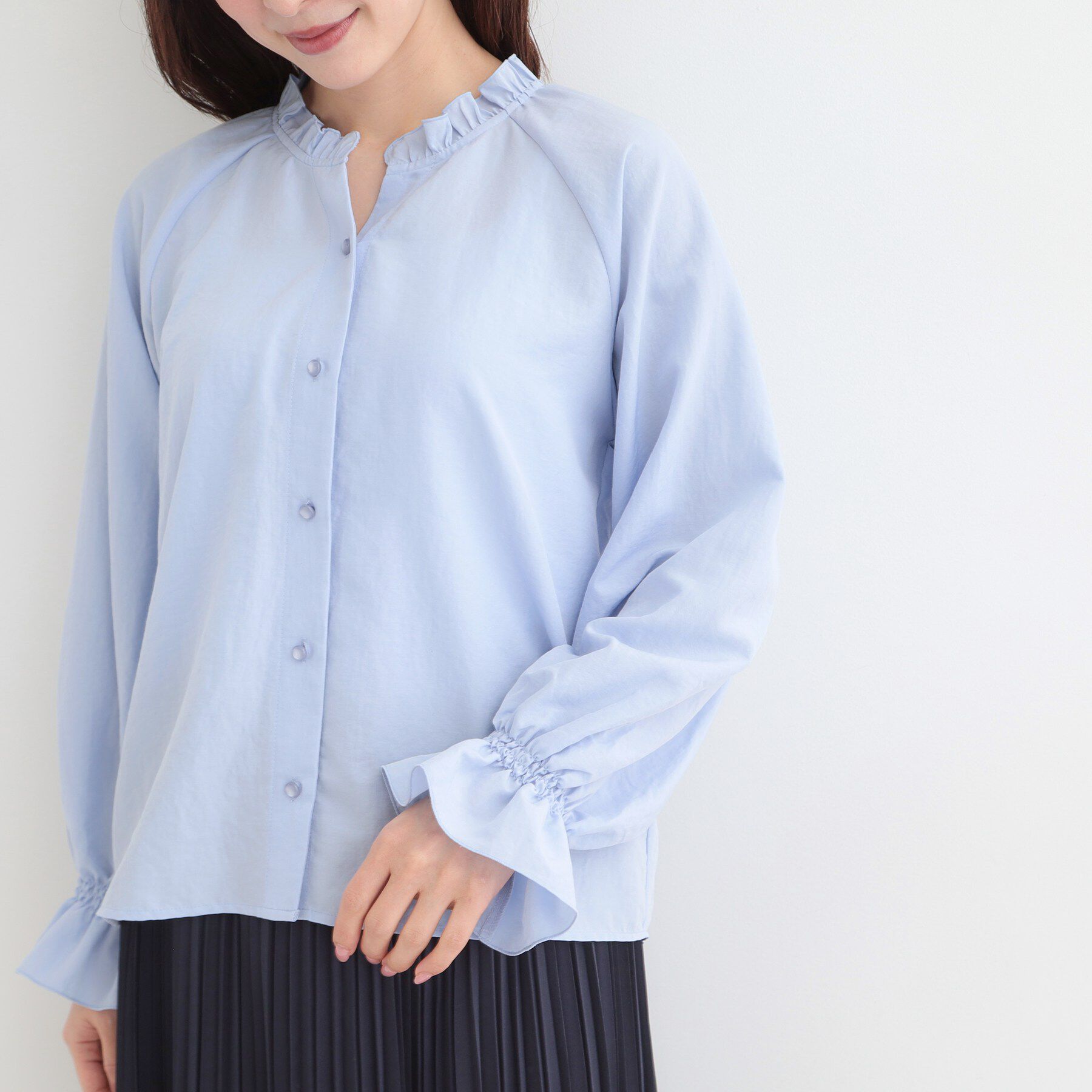 SHOO･LA･RUE「【洗濯後しわになりにくい/S-LL/UV】1枚で華やか　フリル使いがポイント　柔らかブラウス」|シャツ・ブラウス|