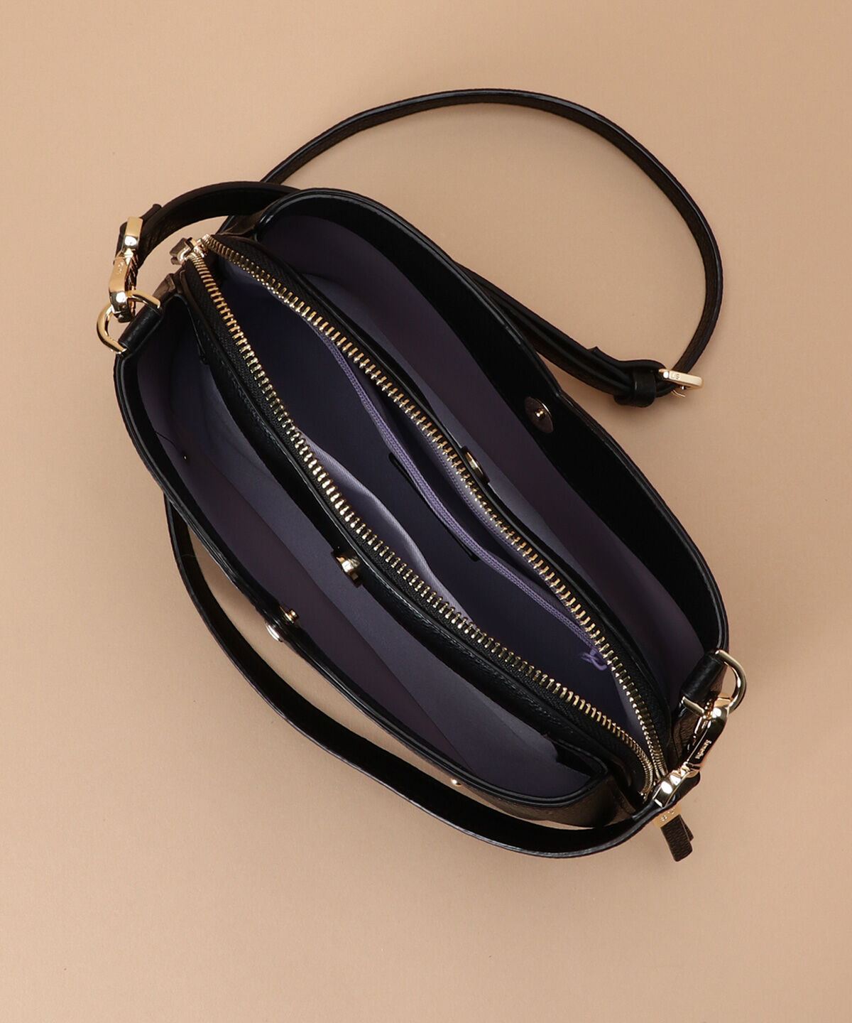 Samantha Thavasa「ウェーブデザインカッティングショルダーバッグ」|ショルダー・メッセンジャー|