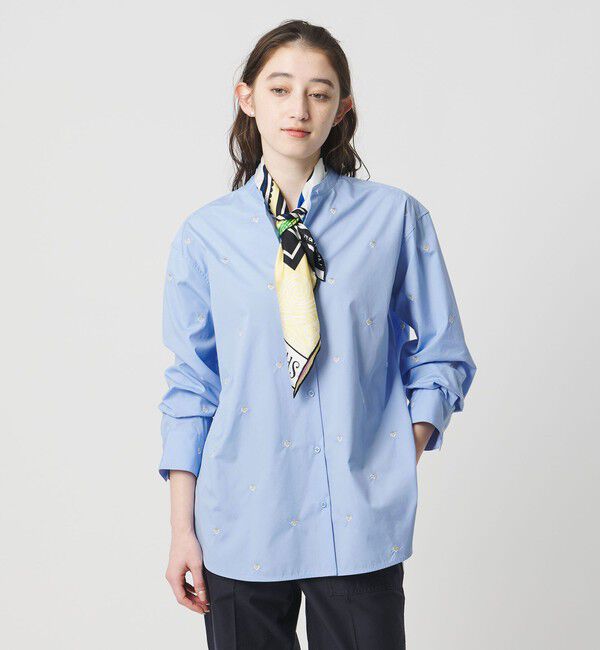 UNITED ARROWS「エンブロイダリーフラワー バンドカラー シャツ」|シャツ・ブラウス|LT.BLUE