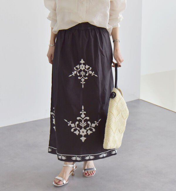 quaranciel「quaranciel:〈洗濯機可能〉エンブロイダリー フレア ロング スカート」|スカート|