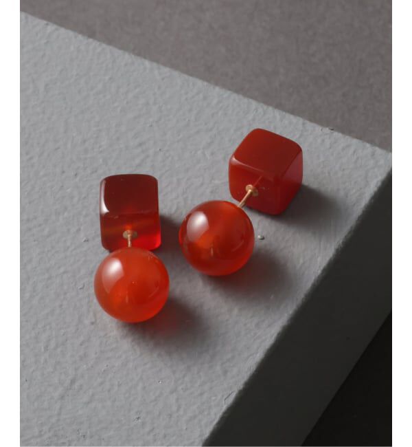 Lilas by Spick&Span「ラウンド*キューブカラーストーンピアス K10（両耳）」|ピアス|レッド