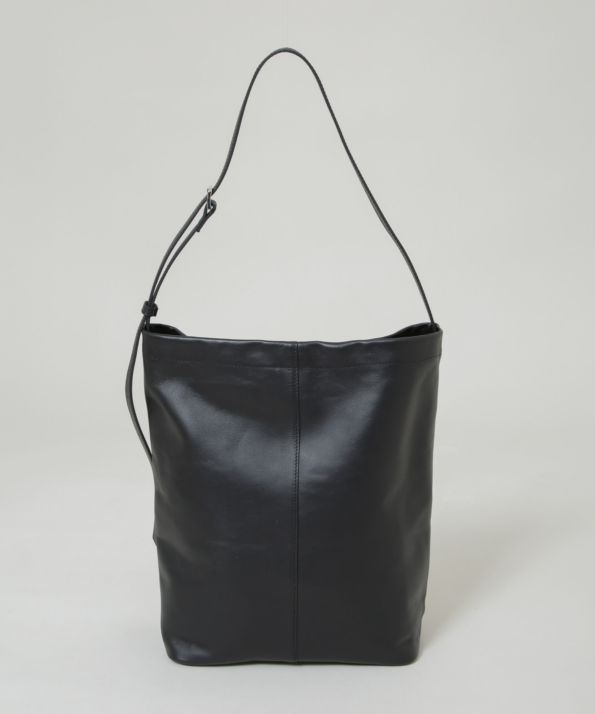 nano･universe「ITTI/別注 MARY BUCKET SHOULDER」|ショルダー・メッセンジャー|ブラック