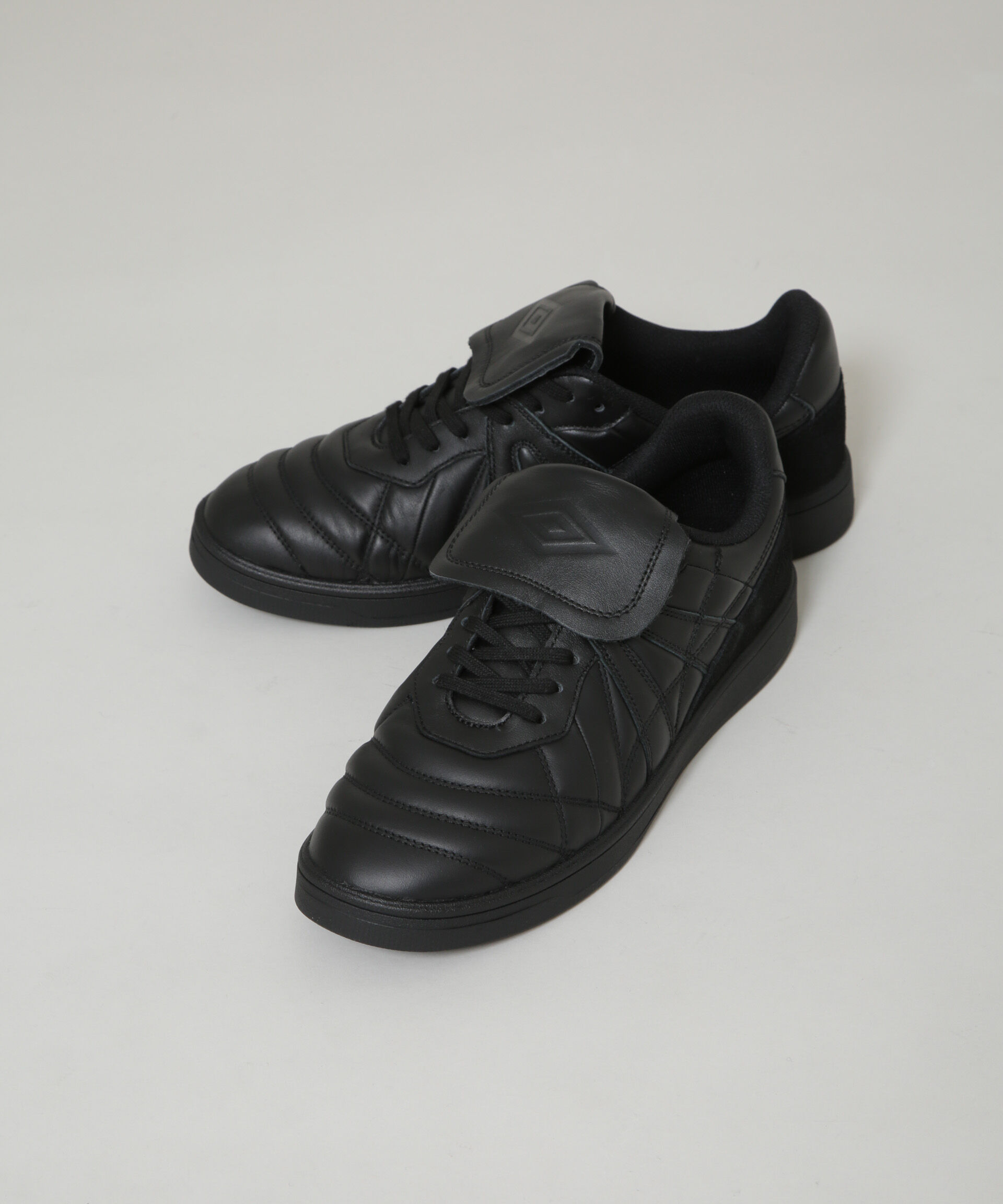 nano･universe「UMBRO HOUSE/Mane1924」|スニーカー|ブラック