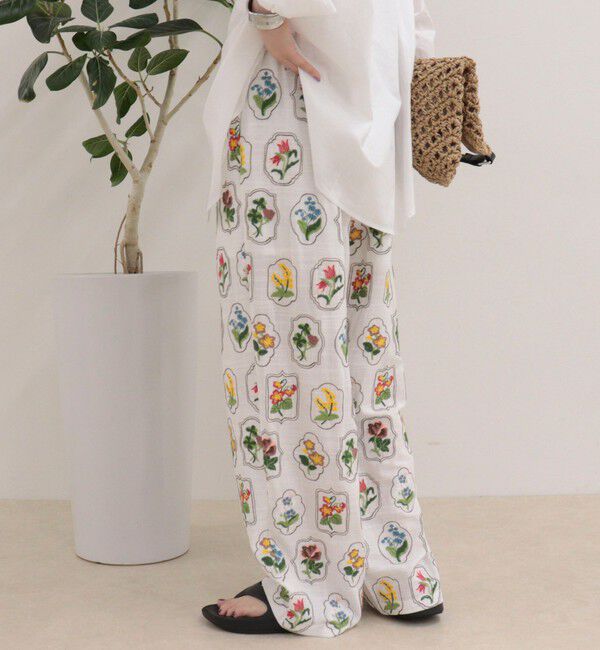 fredy emue「エンブロイダリーギャザーパンツ」|チノ|