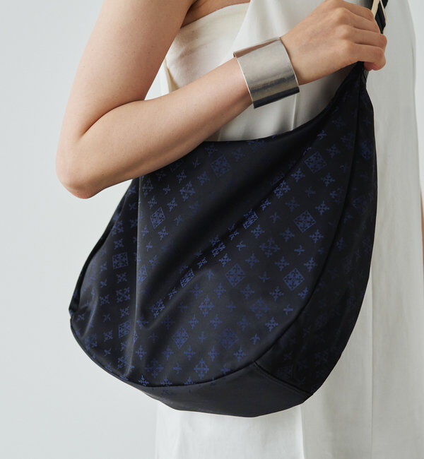  「クラウズナイロンラウンドビッグショルダーバッグ」|ショルダー・メッセンジャー|