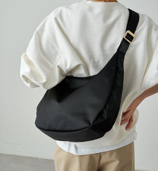  「クラウズナイロンラウンドビッグショルダーバッグ」|ショルダー・メッセンジャー|