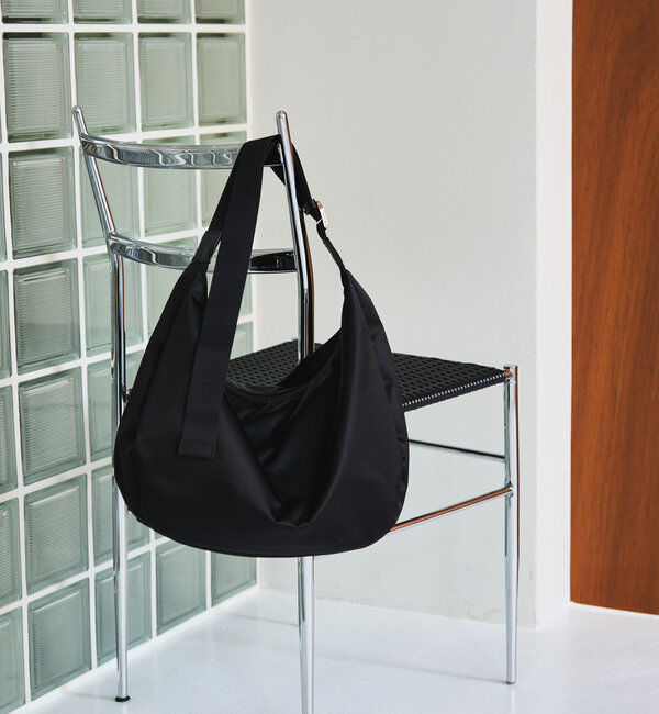  「クラウズナイロンラウンドビッグショルダーバッグ」|ショルダー・メッセンジャー|