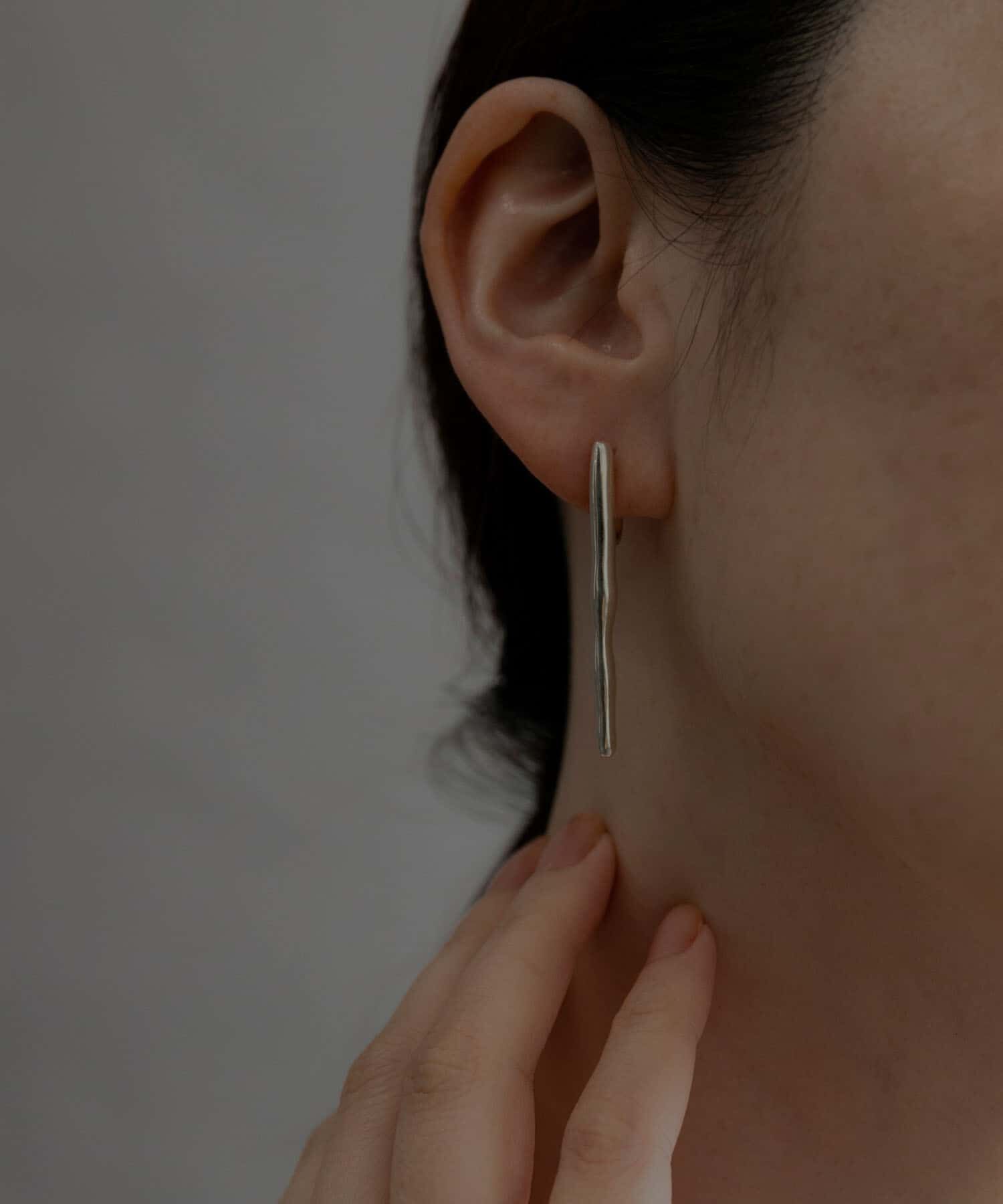 SMELLY「SMELLY so&rsquo;　long bar earring」|イヤリング|